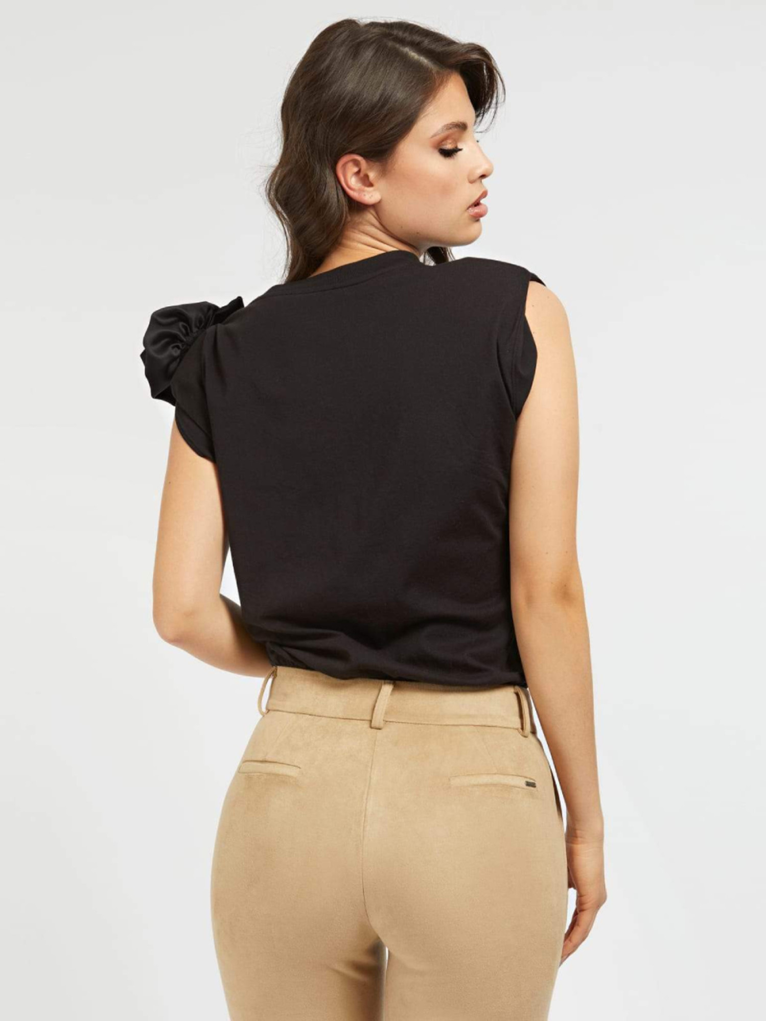 detail Guess dámske čierne body