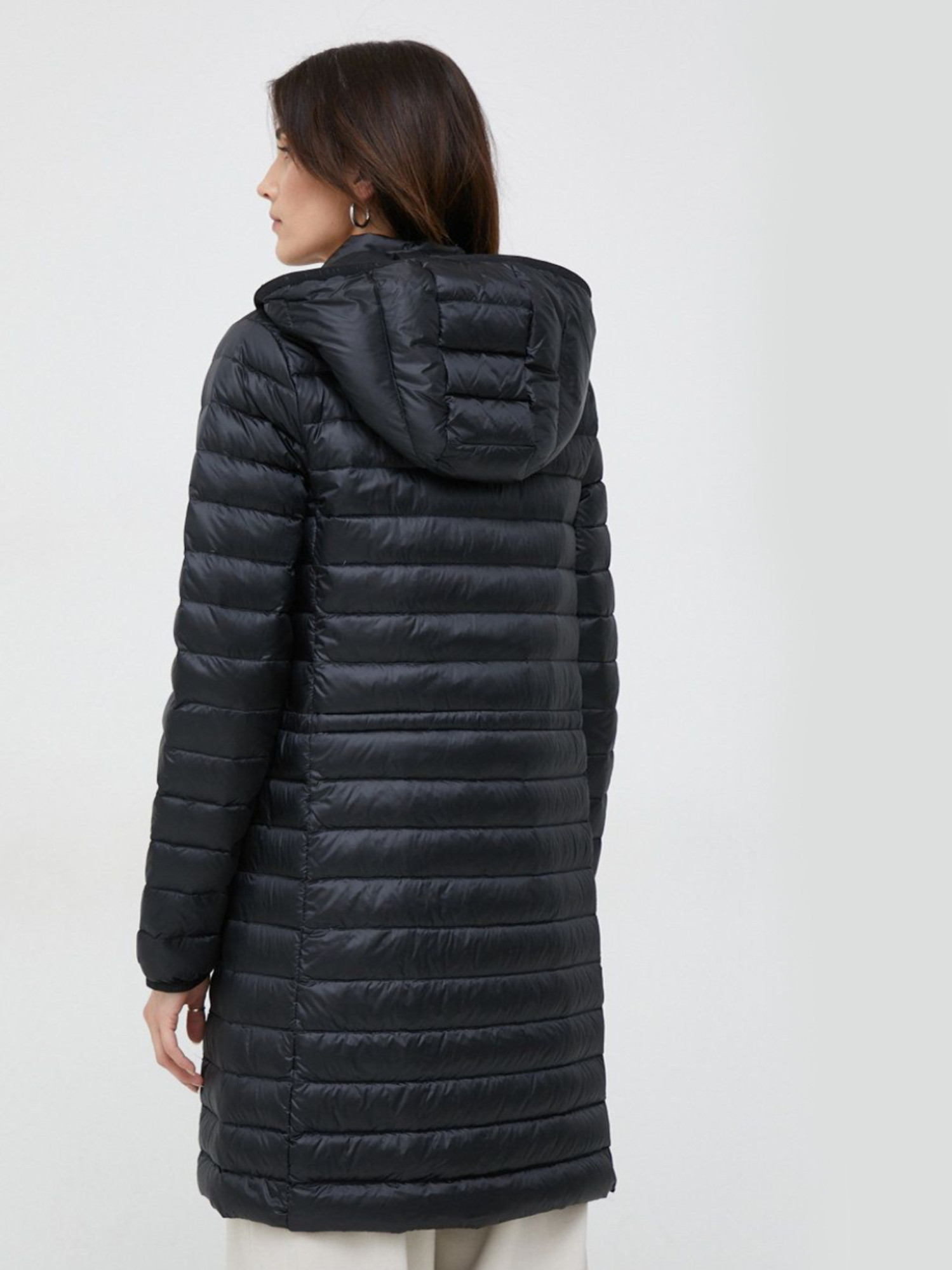 detail Tommy Hilfiger dámsky čierny prešívaný kabát
