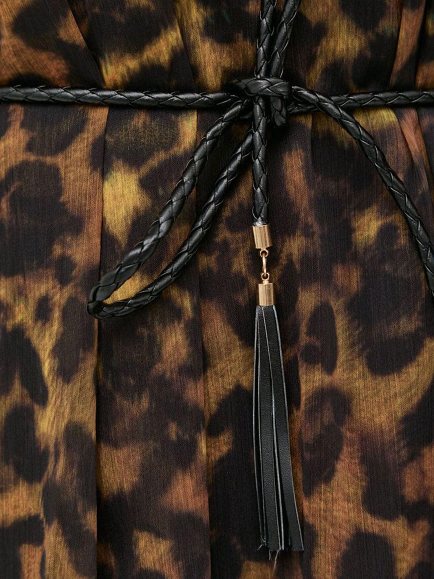 detail Guess dámske šaty so zvieracím vzorom