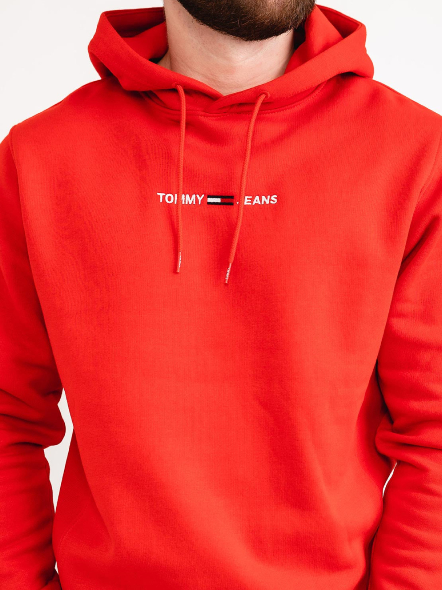 detail Tommy Jeans pánska červená mikina