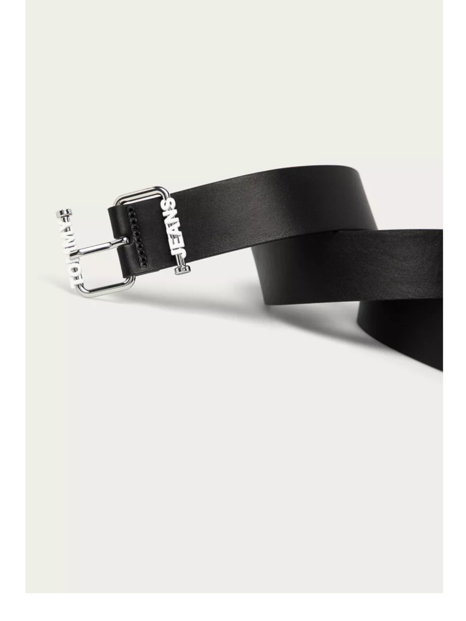 detail Tommy Jeans dámsky čierny kožený opasok