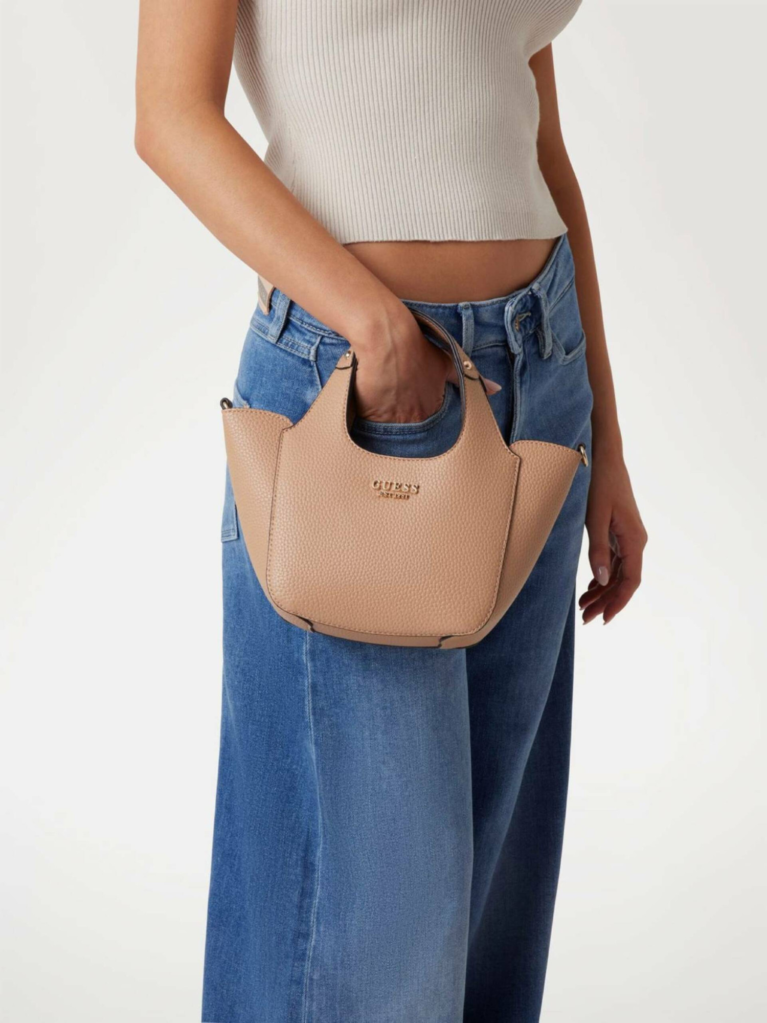 detail Guess dámska béžová kabelka