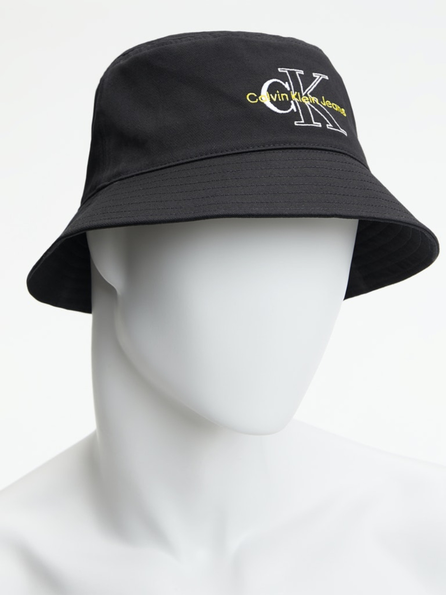 detail Calvin Klein pánsky čierny klobúk