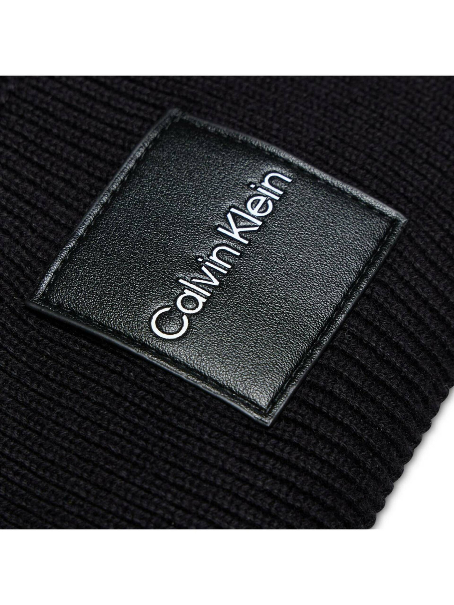 detail Calvin Klein pánska čierna čiapka