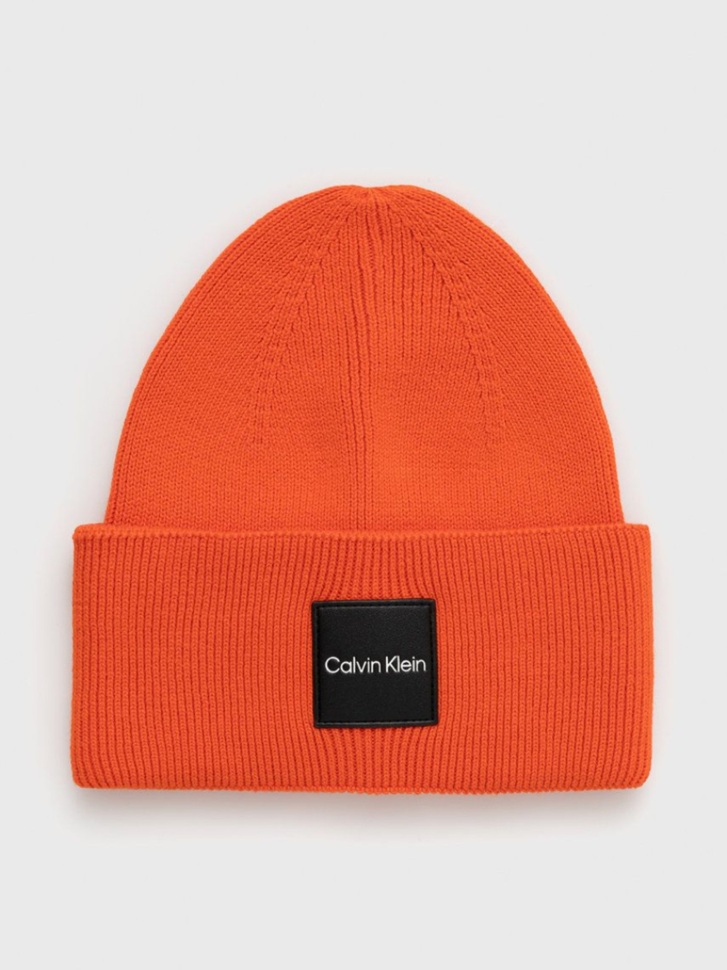 detail Calvin Klein pánska oranžová čiapka