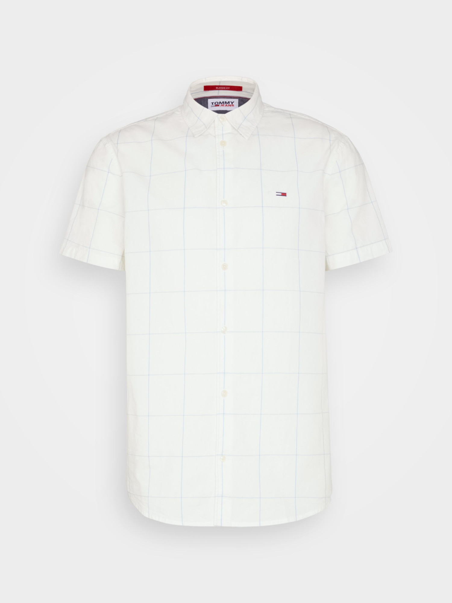 detail Tommy Jeans pánska biela košeľa s krátkym rukávom