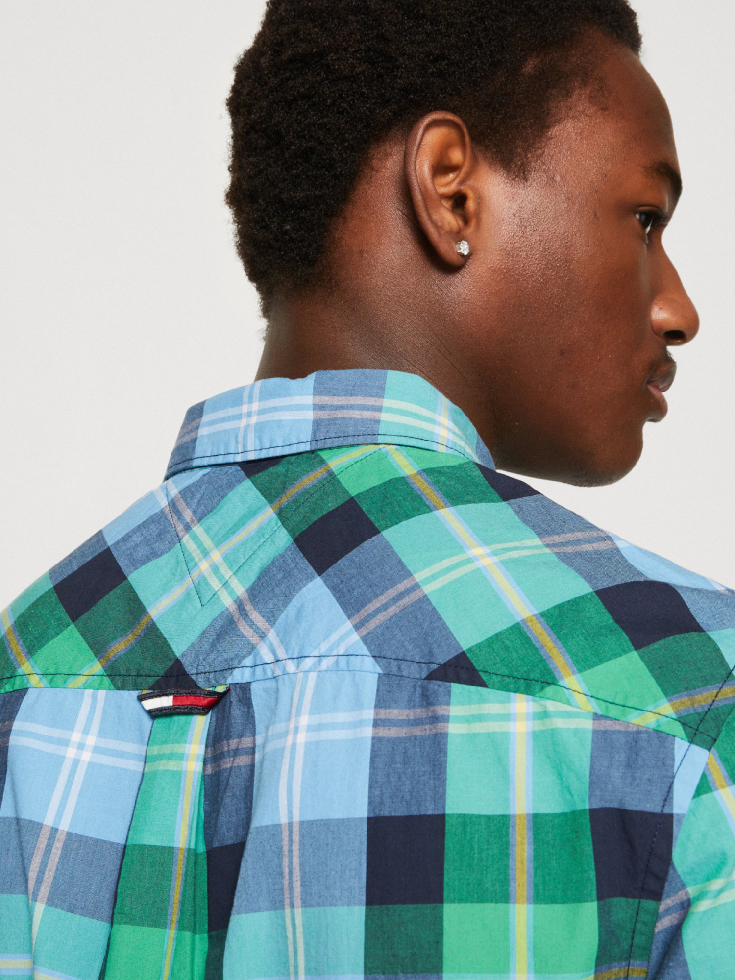 detail Tommy Jeans pánska kockovaná košeľa