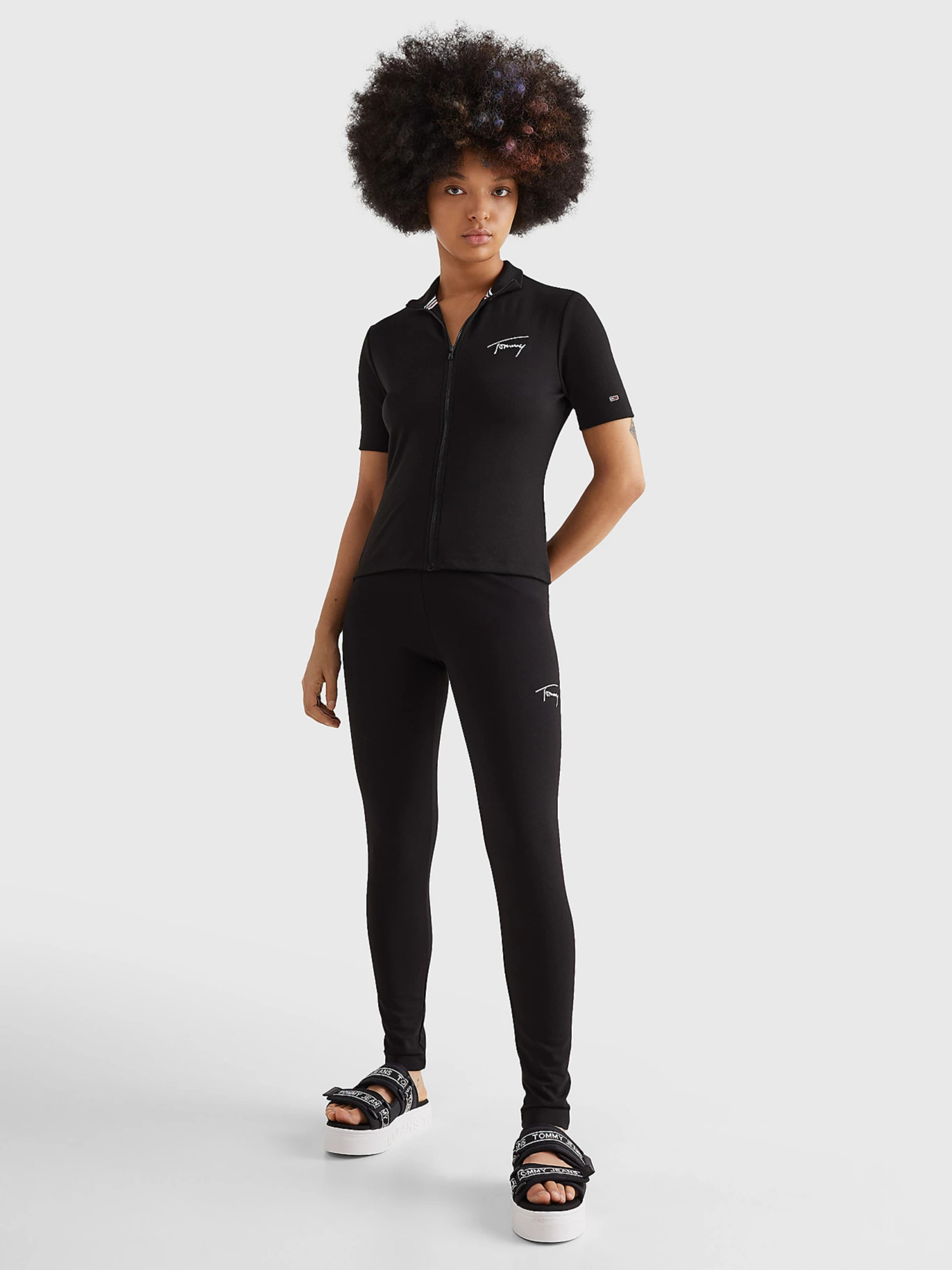 detail Tommy Jeans dámske čierne legíny SIGNATURE