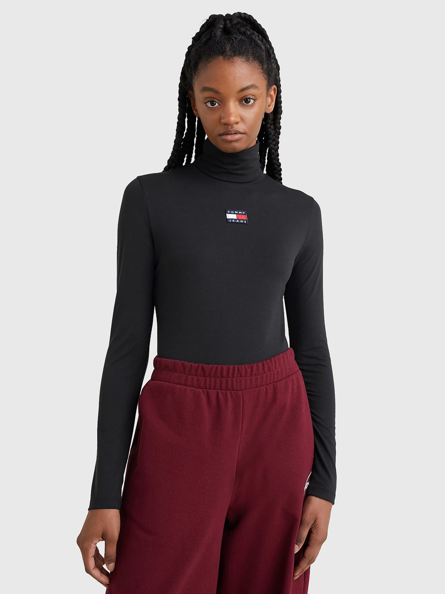 detail Tommy Jeans dámsky čierny rolák