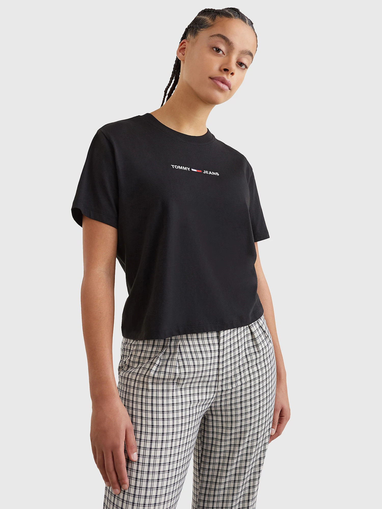 detail Tommy Jeans dámske čierne tričko