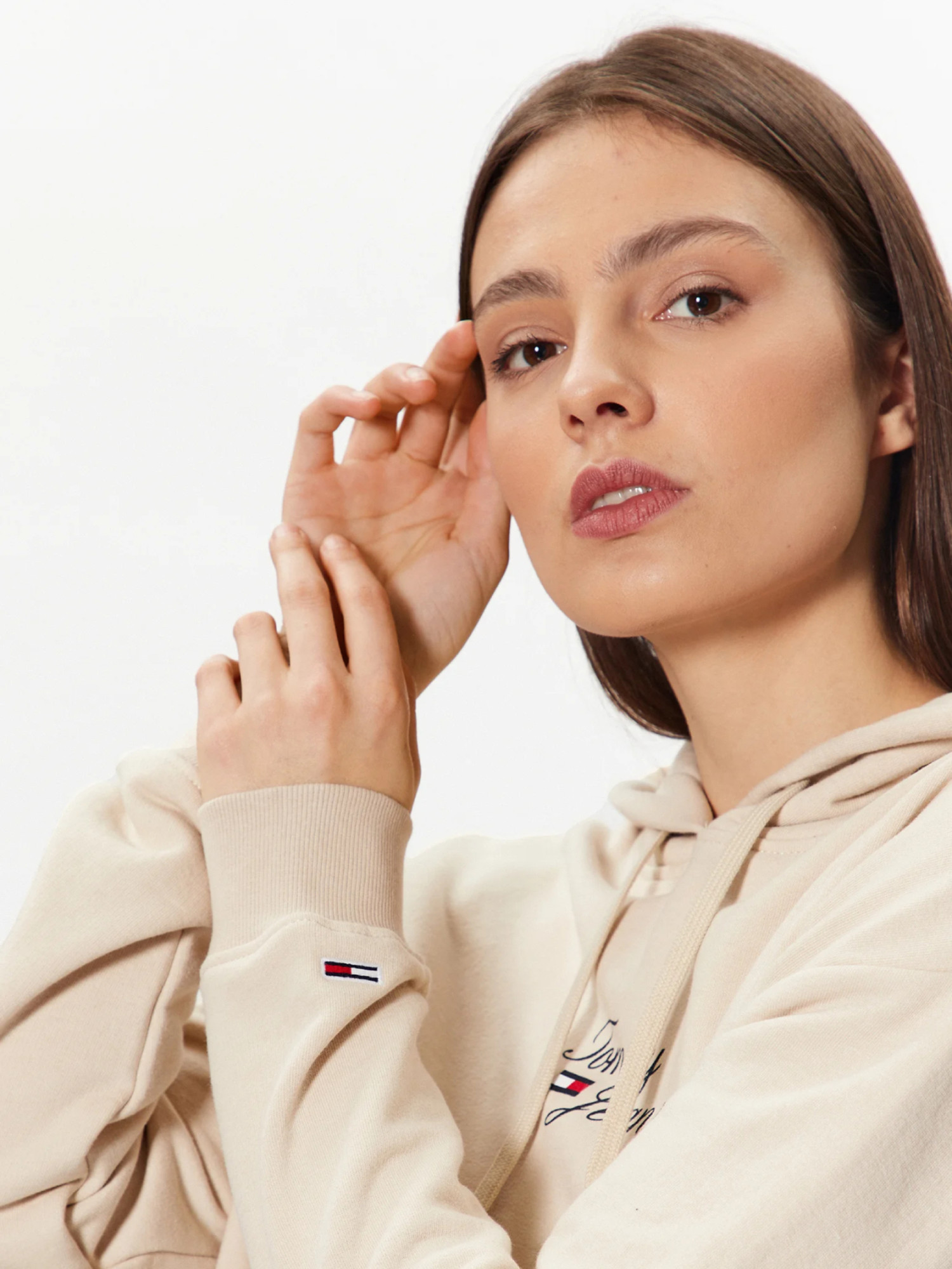 detail Tommy Jeans dámska béžová mikina