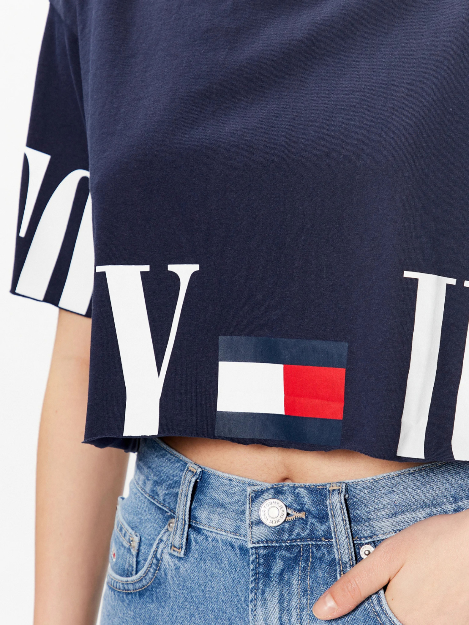 detail Tommy Jeans dámske tmavo modré tričko