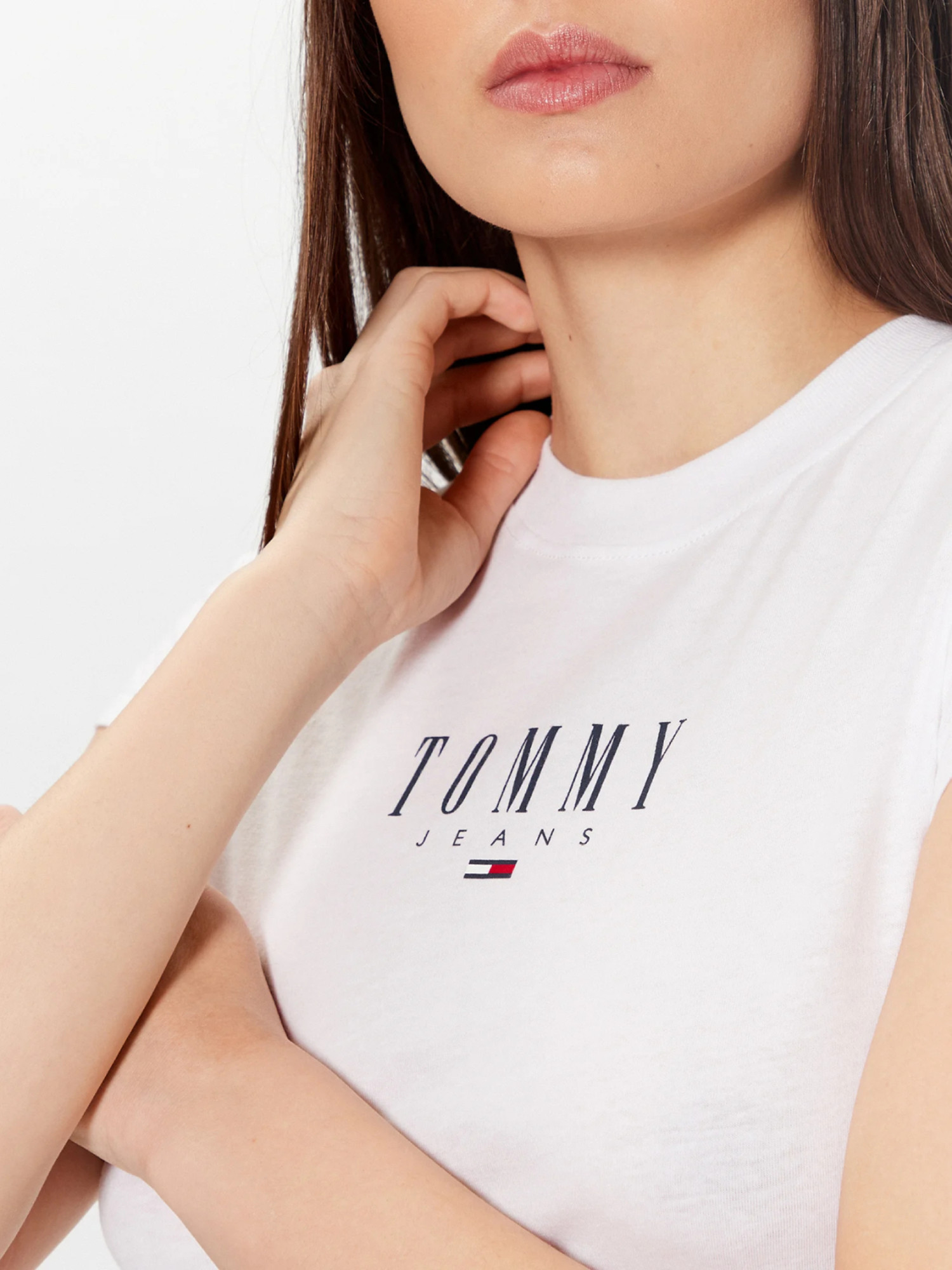 detail Tommy Jeans dámske biele tričko