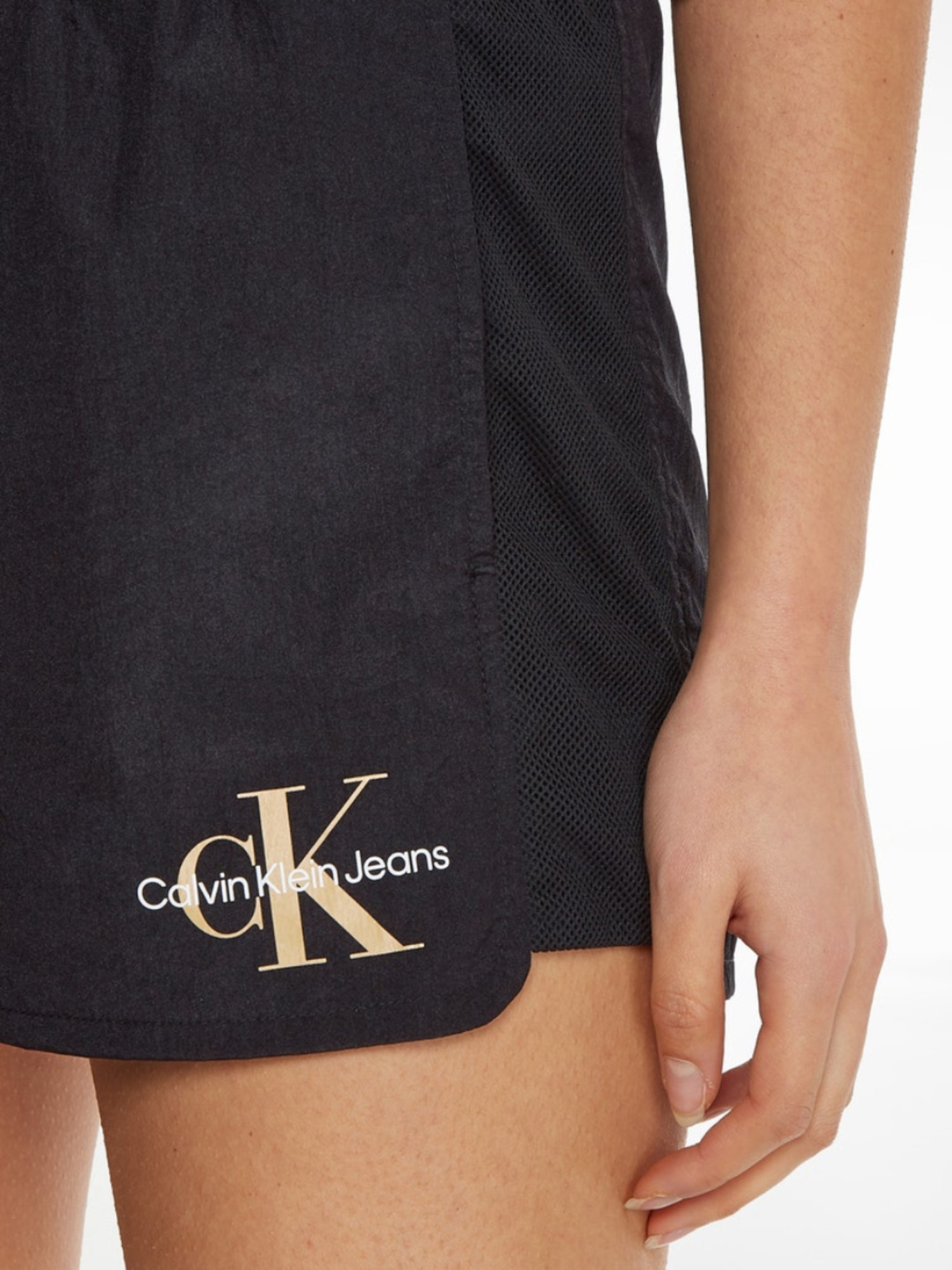 detail Calvin Klein dámske čierne šortky