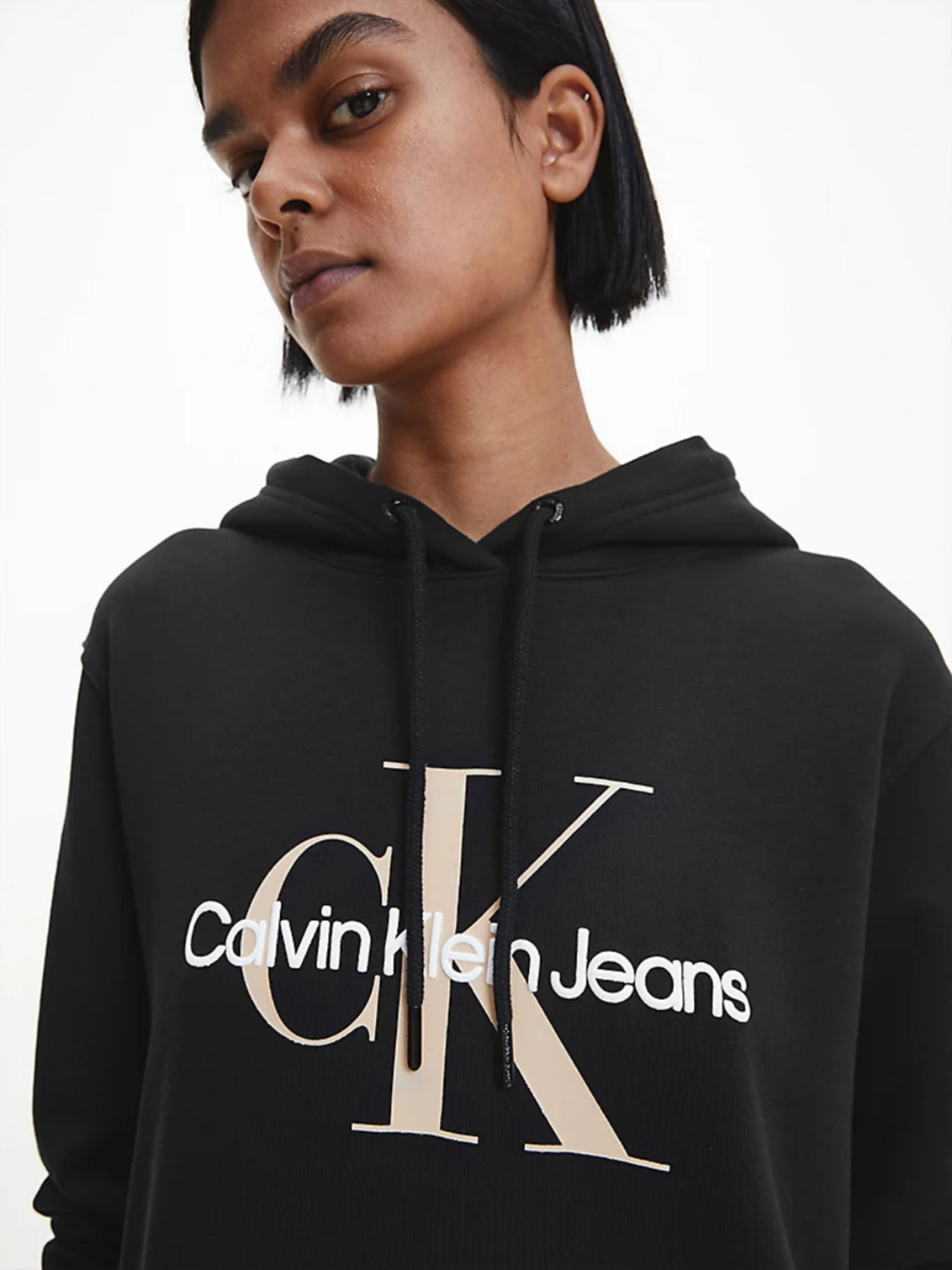 detail Calvin Klein dámske čierne mikinošaty