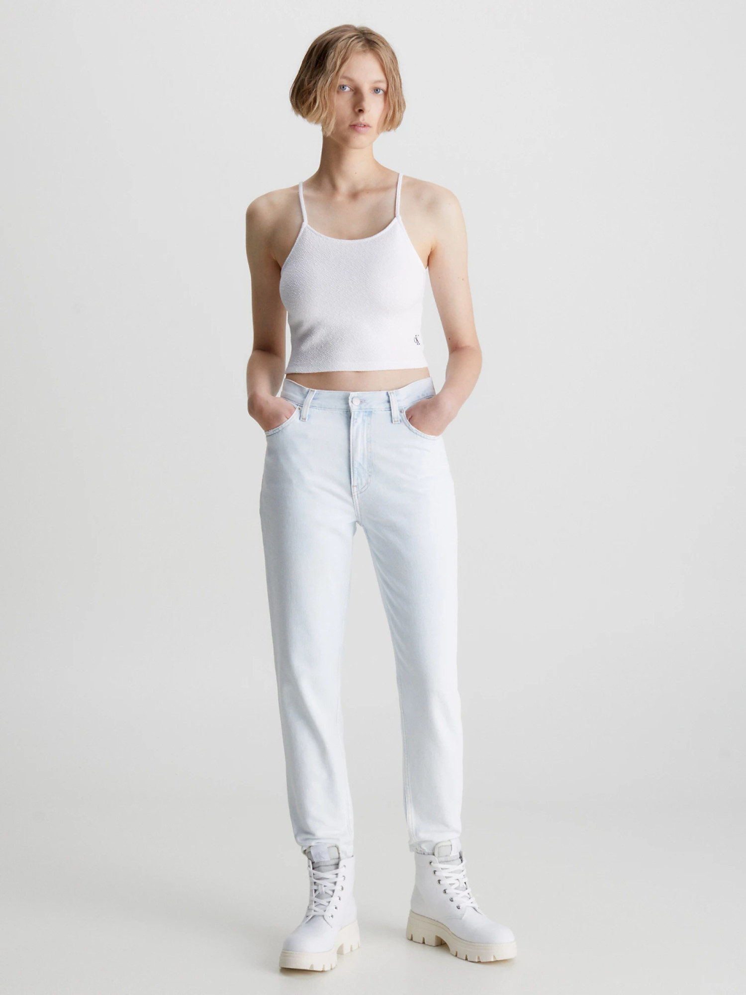 detail Calvin Klein dámske svetlé džínsy