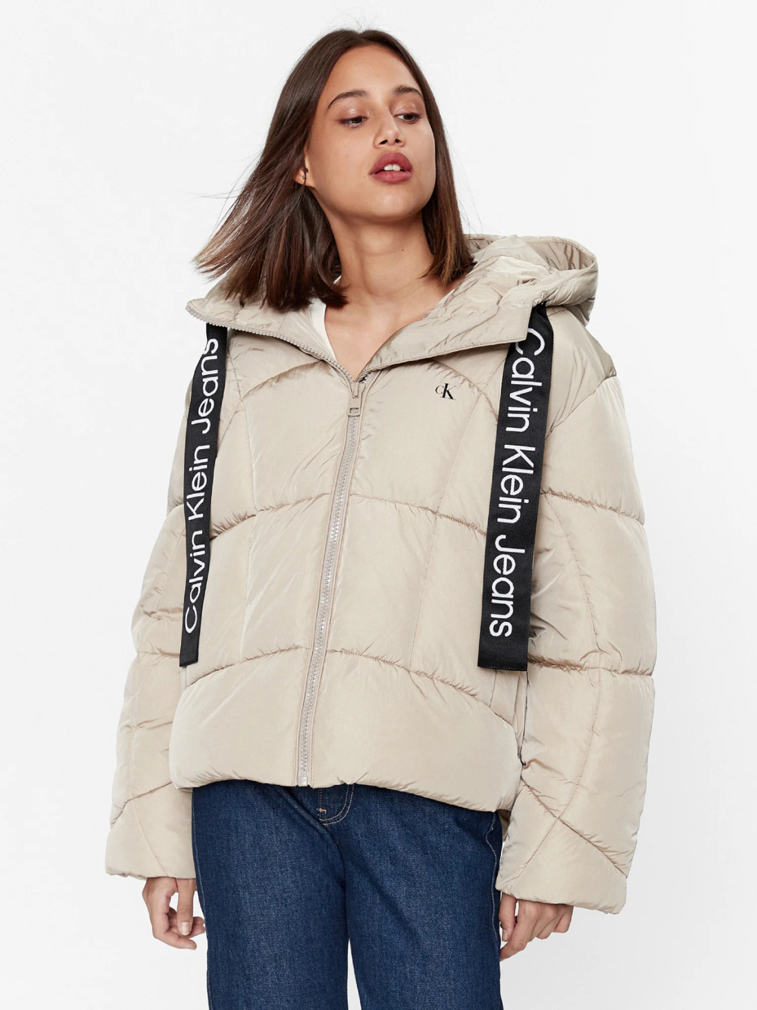 detail Calvin Klein dámská béžová bunda