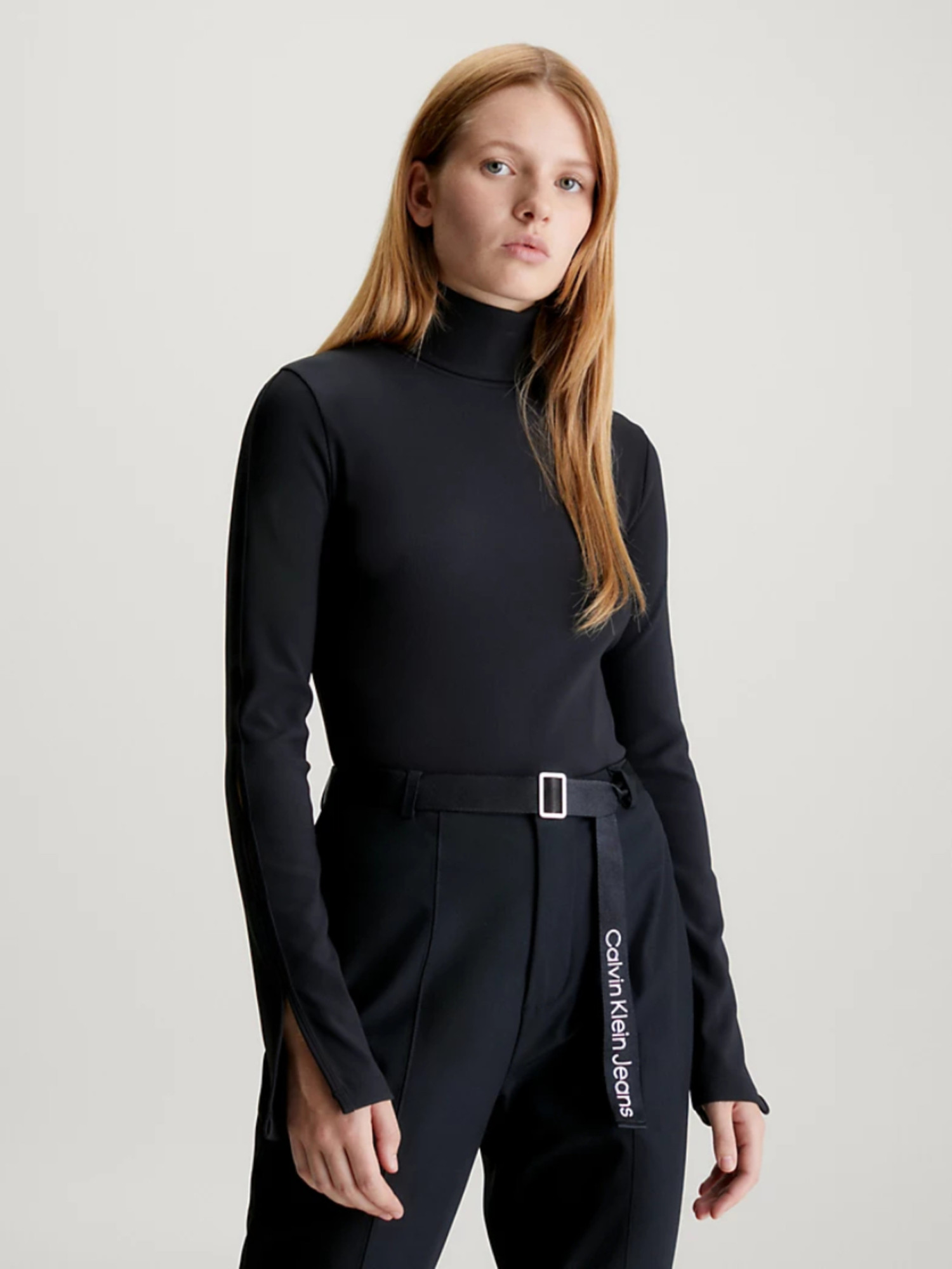 detail Calvin Klein dámský černý rolák
