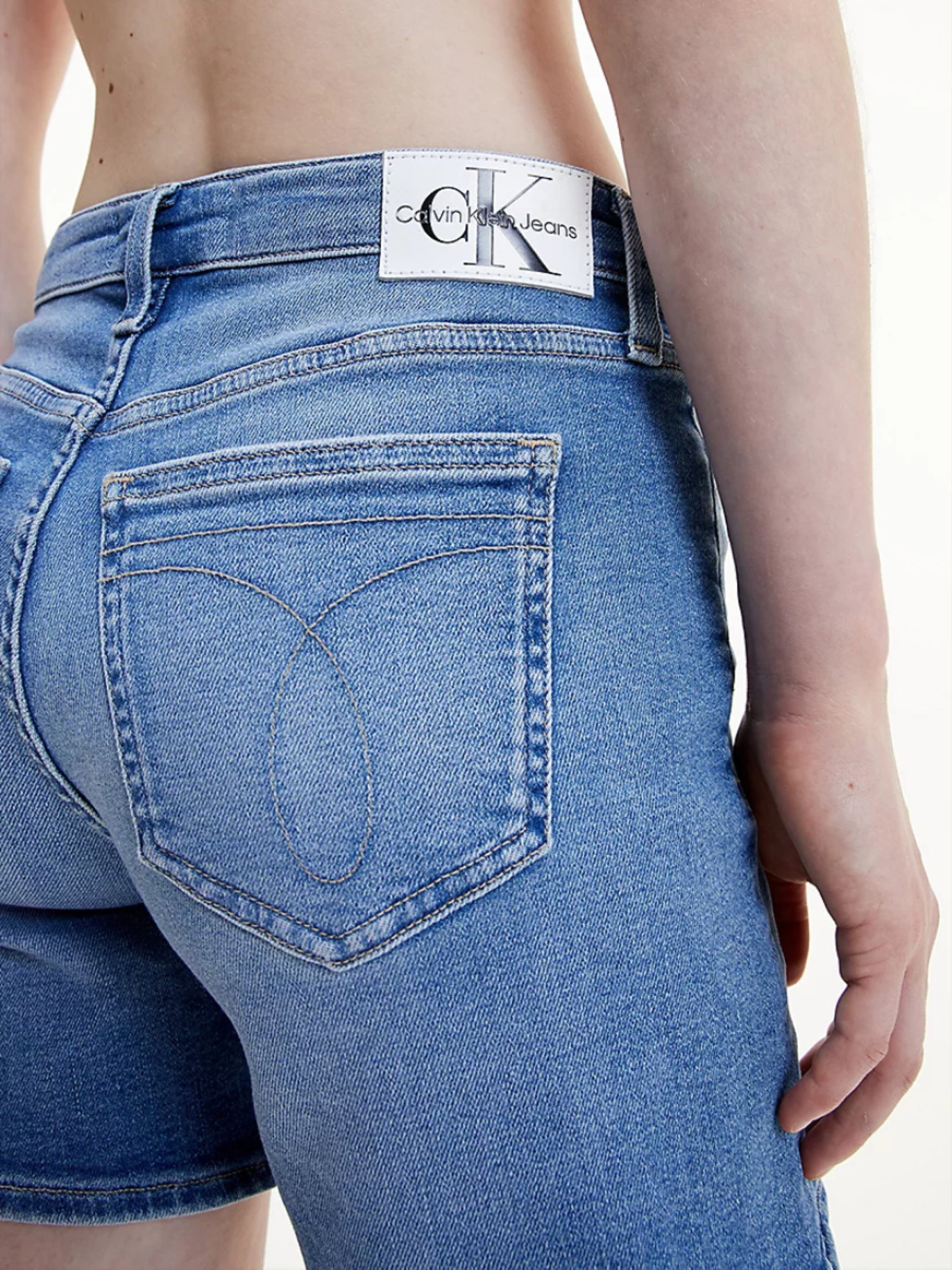 detail Calvin Klein dámske džínsové šortky