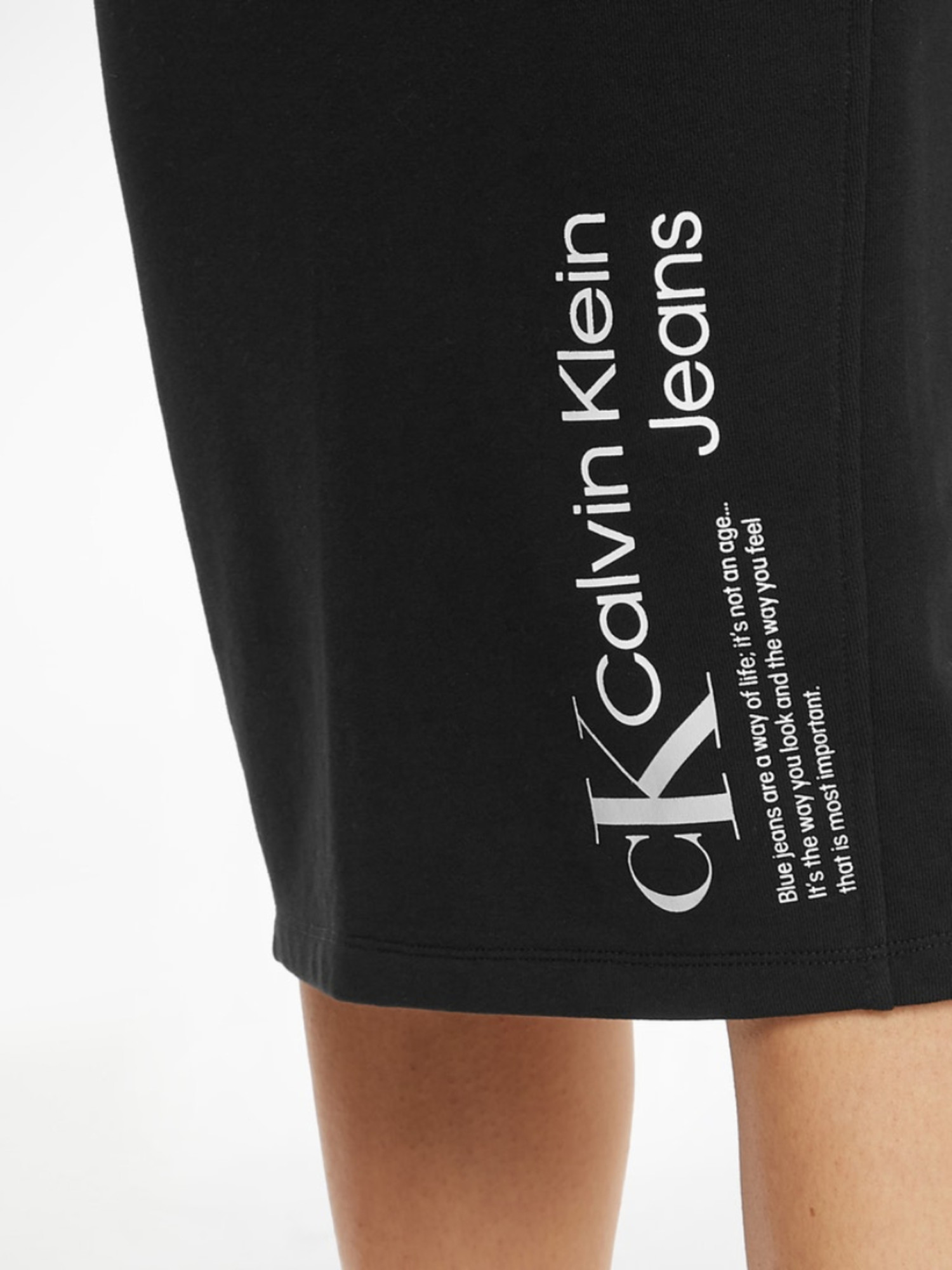 detail Calvin Klein dámska čierna sukňa