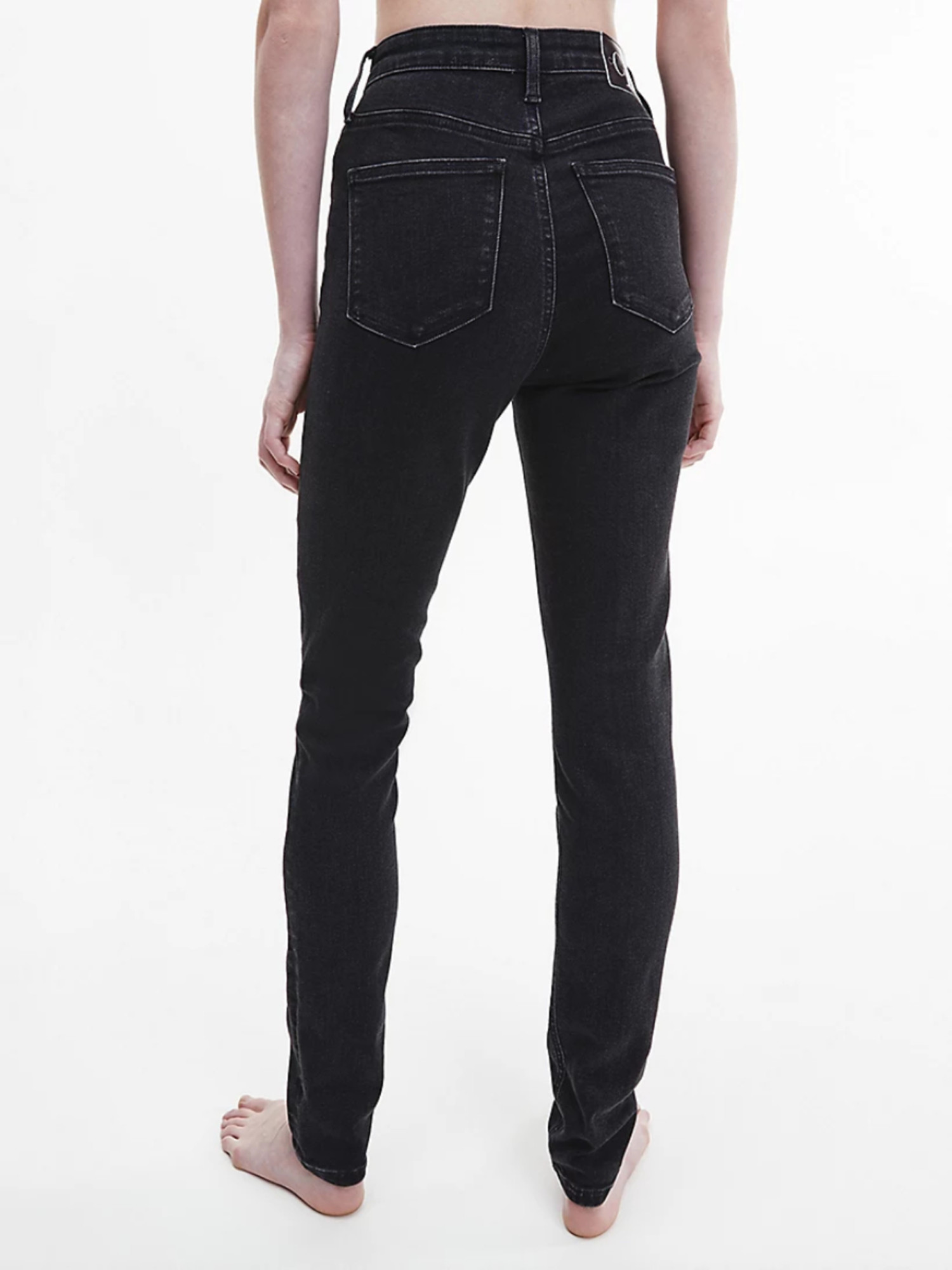detail Calvin Klein dámske čierne džínsy