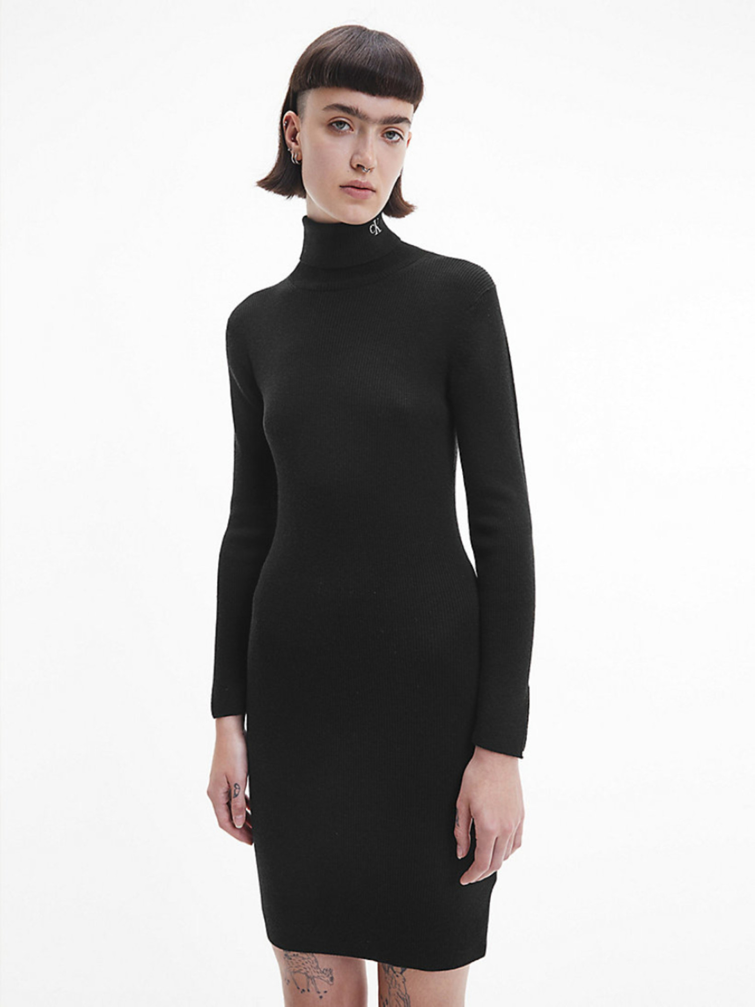 detail Calvin Klein dámska čierne vlnené šaty