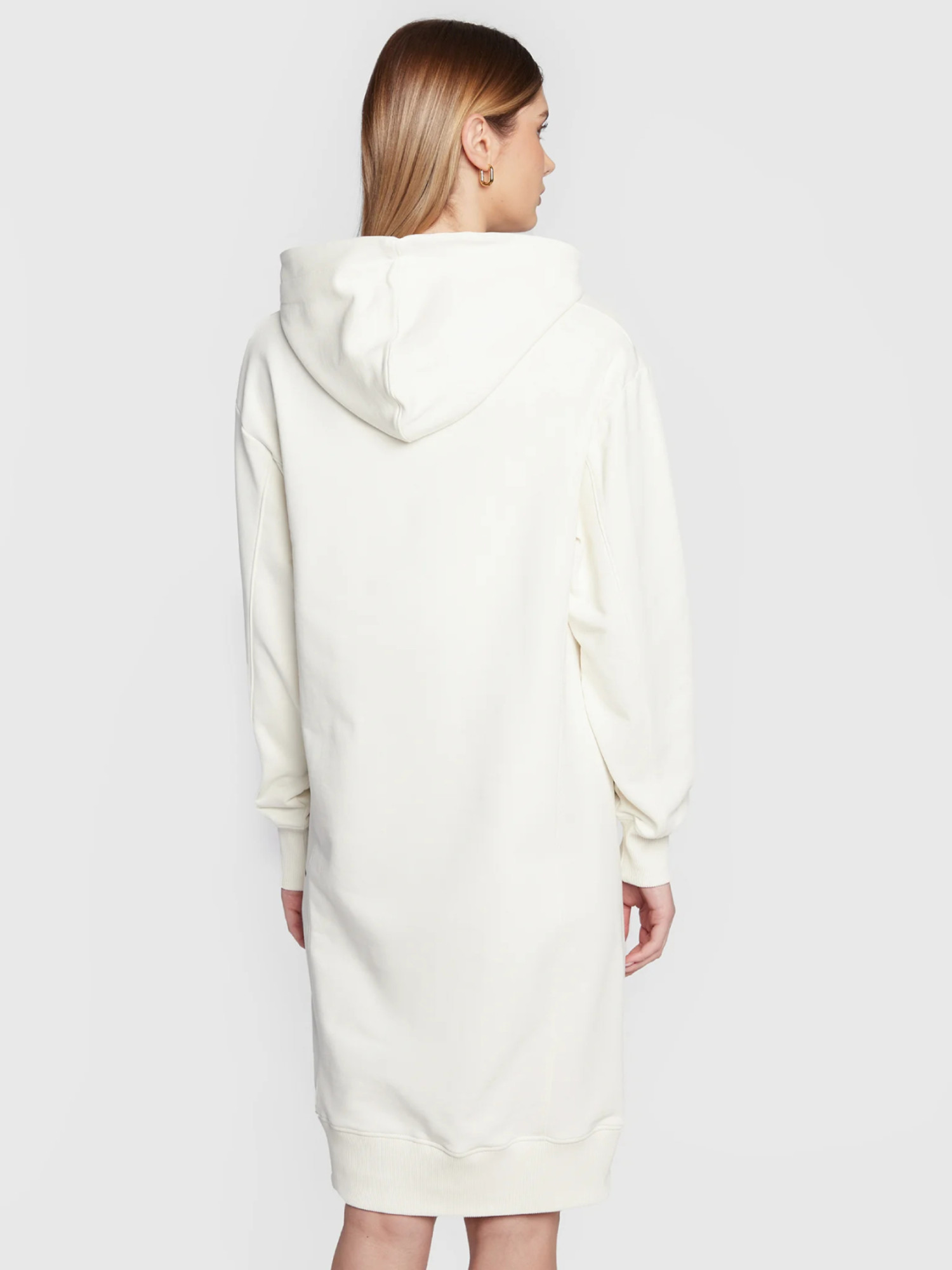 detail Calvin Klein dámske béžové šaty