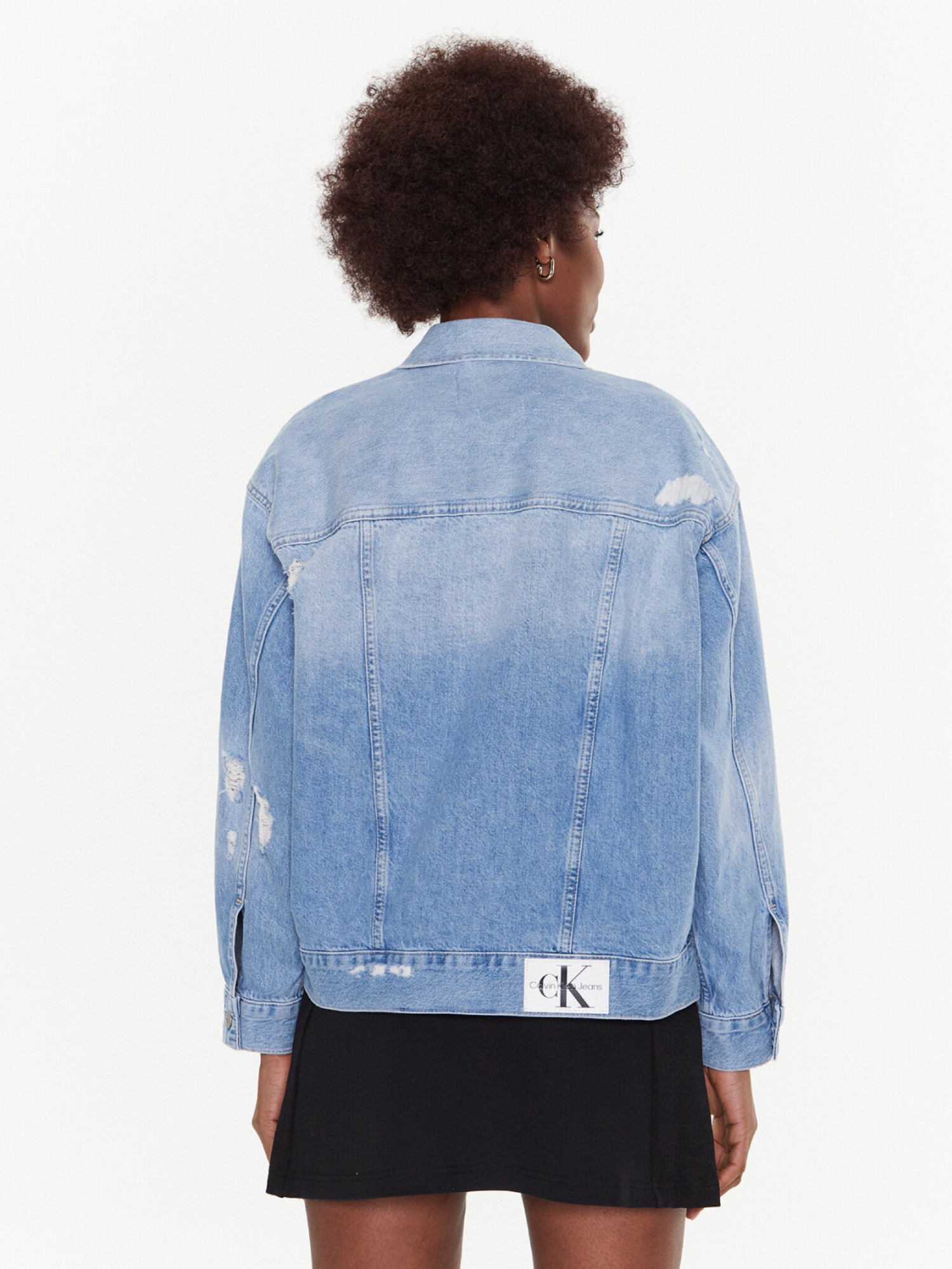 detail Calvin Klein dámska svetlo modrá džínsová bunda