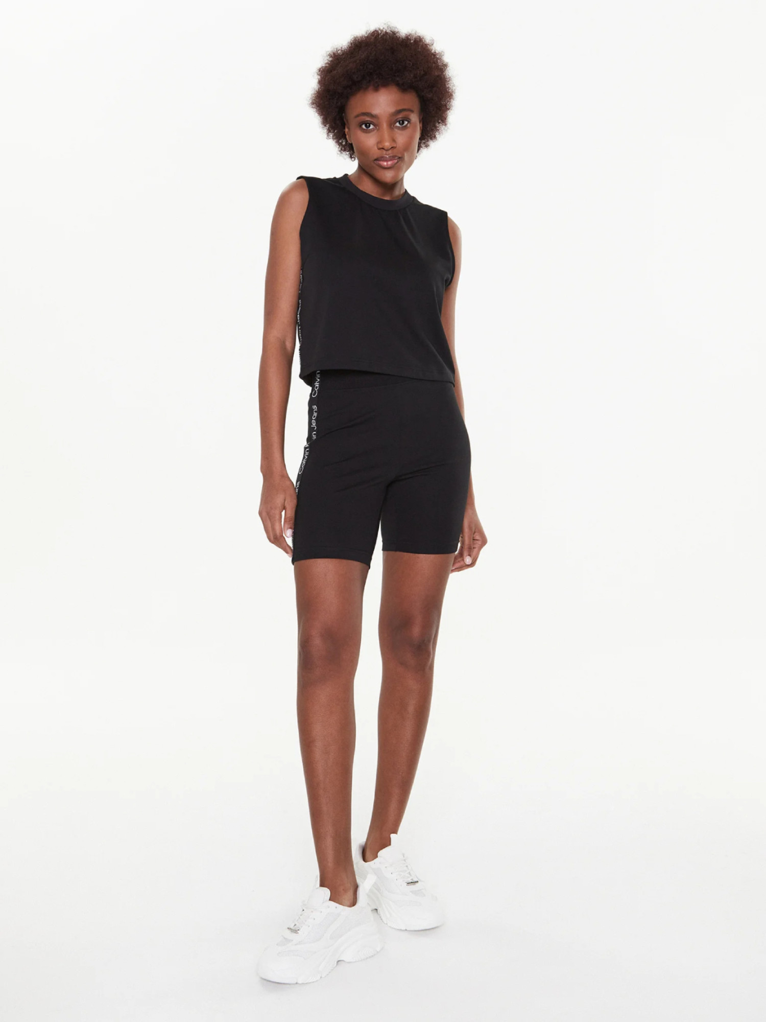 detail Calvin Klein dámsky čierny top