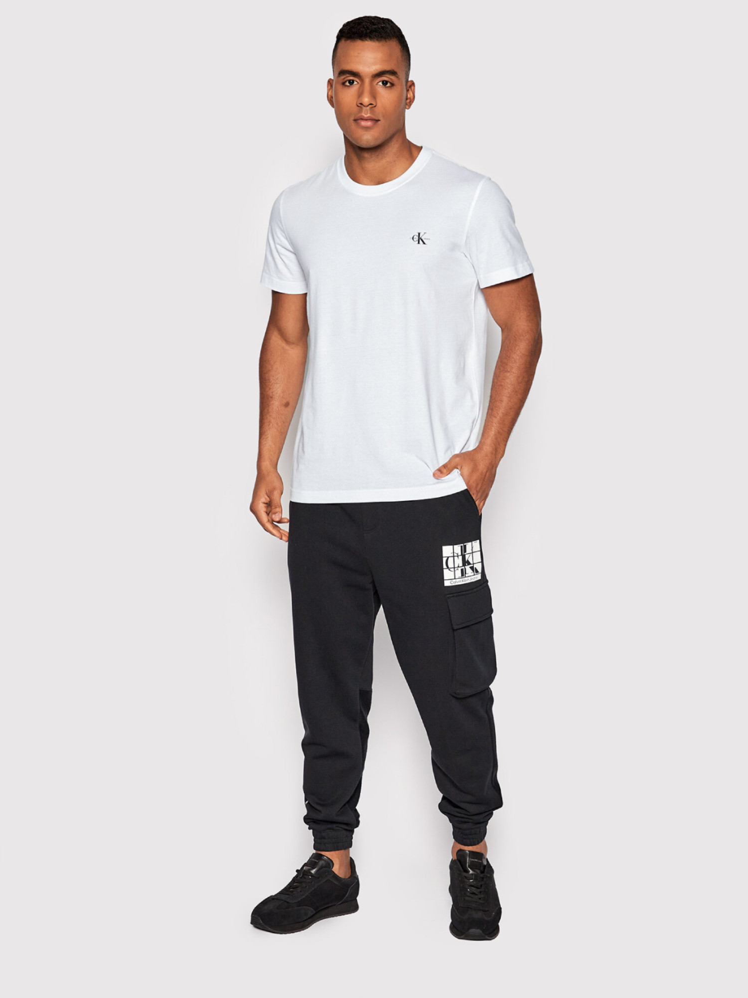 detail Calvin Klein pánske čierne tepláky