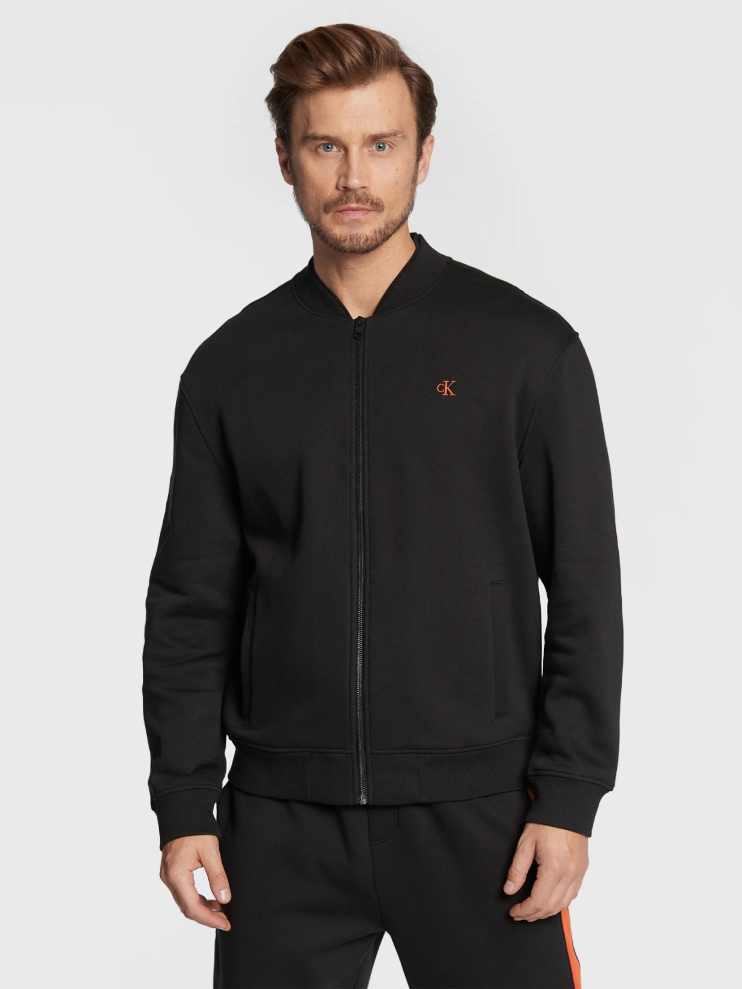 detail Calvin Klein pánska čierna mikina