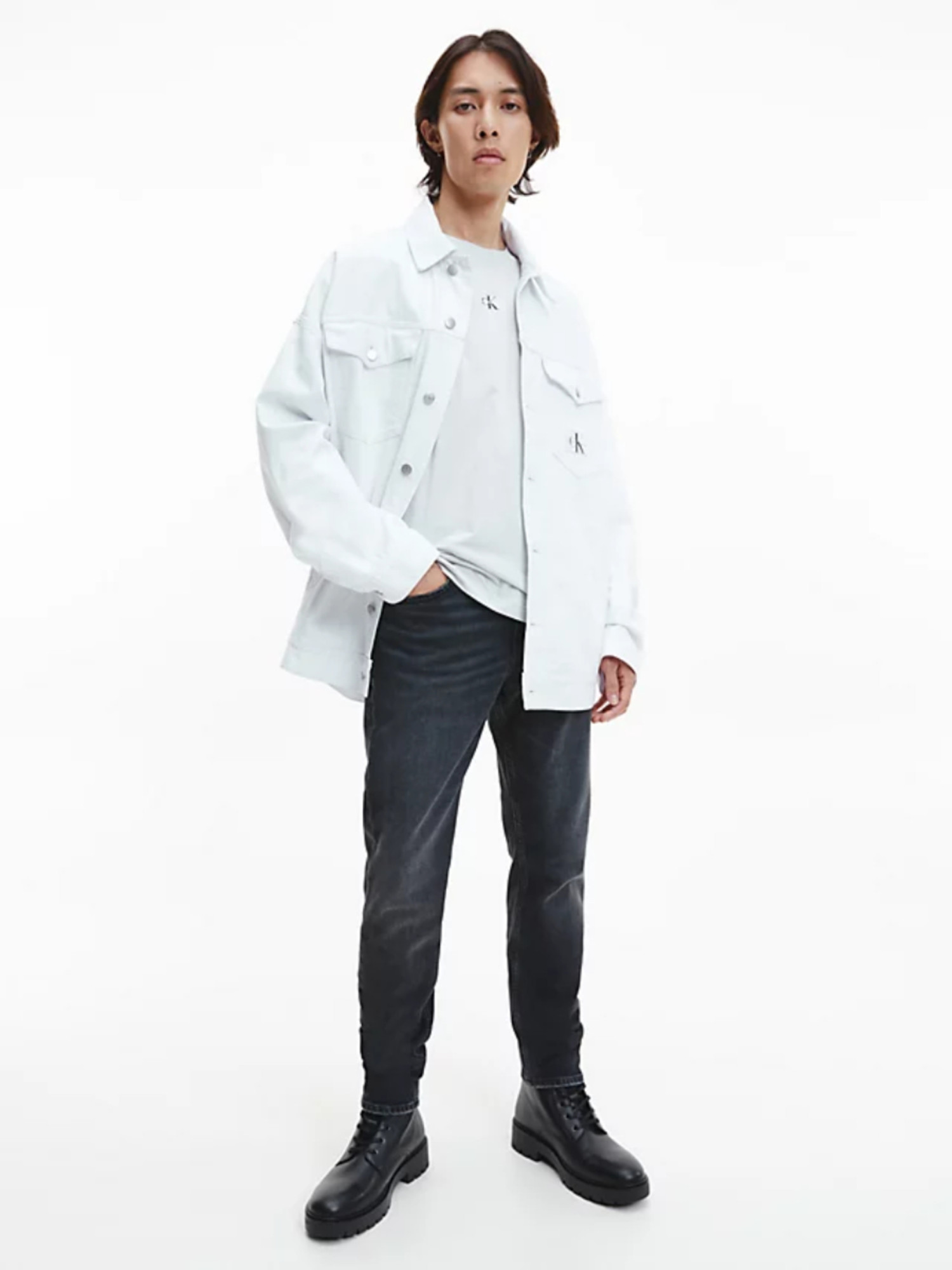 detail Calvin Klein pánske čierne džínsy