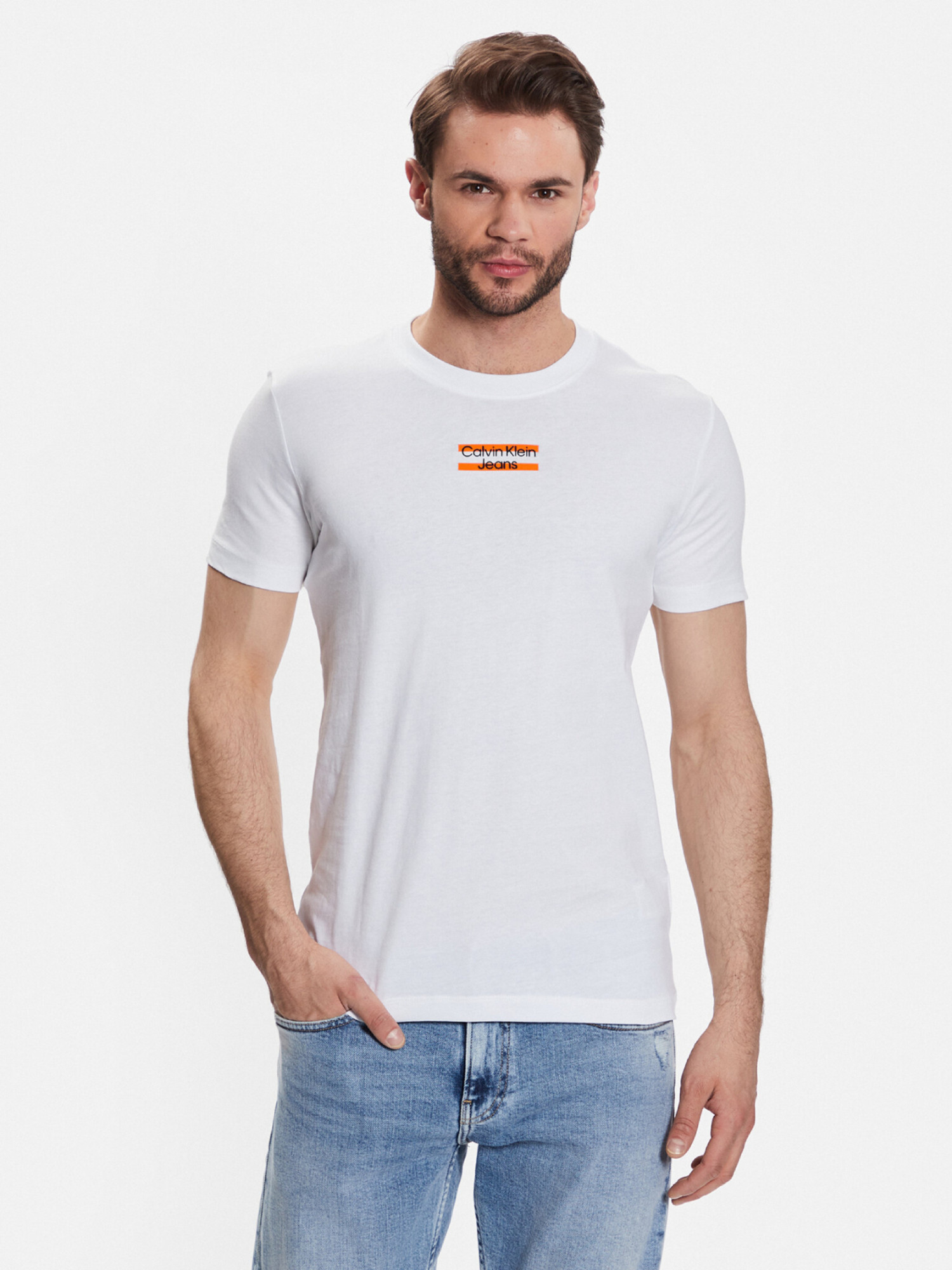 detail Calvin Klein pánske biele tričko