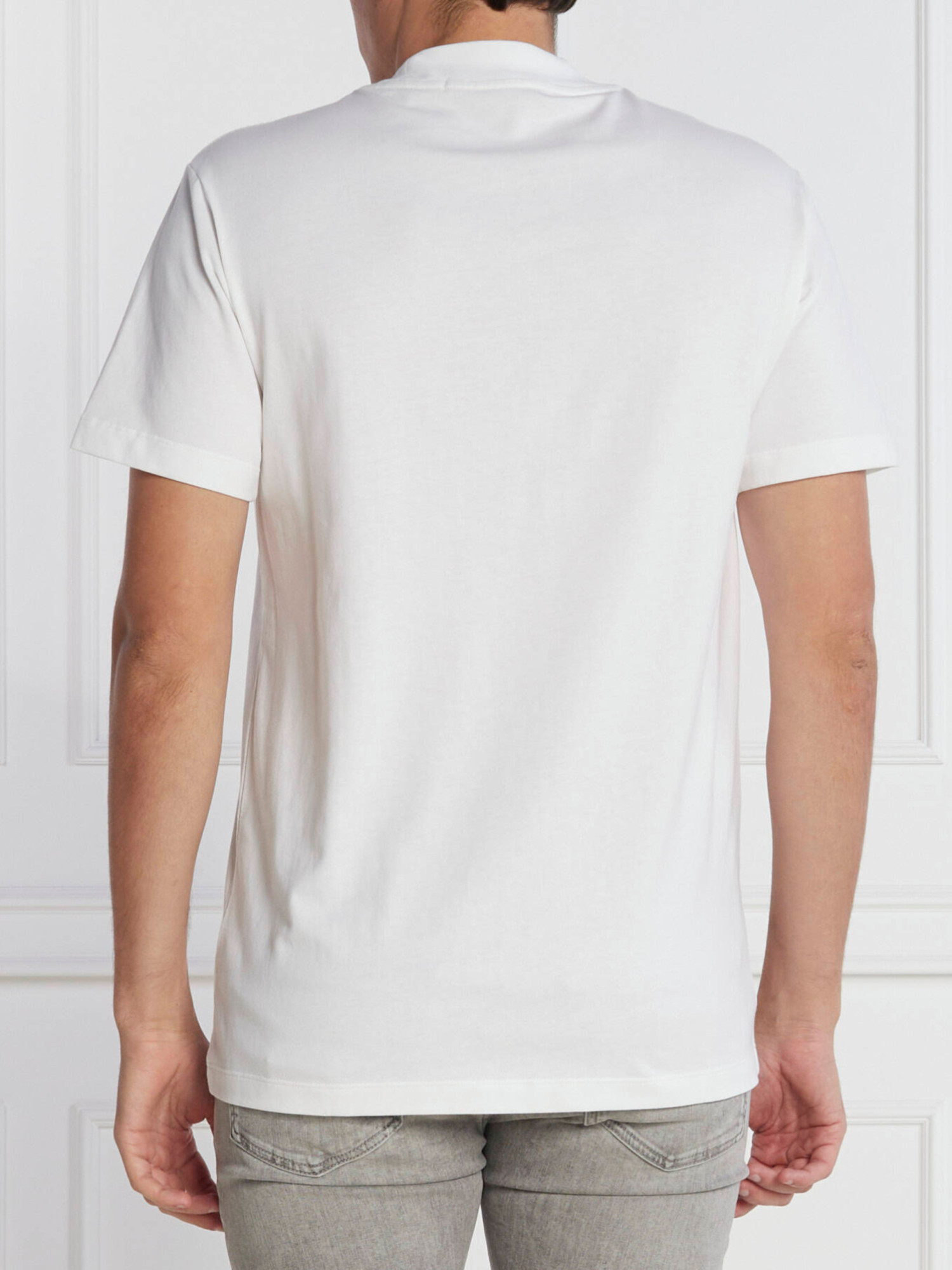 detail Calvin Klein pánské bílé tričko