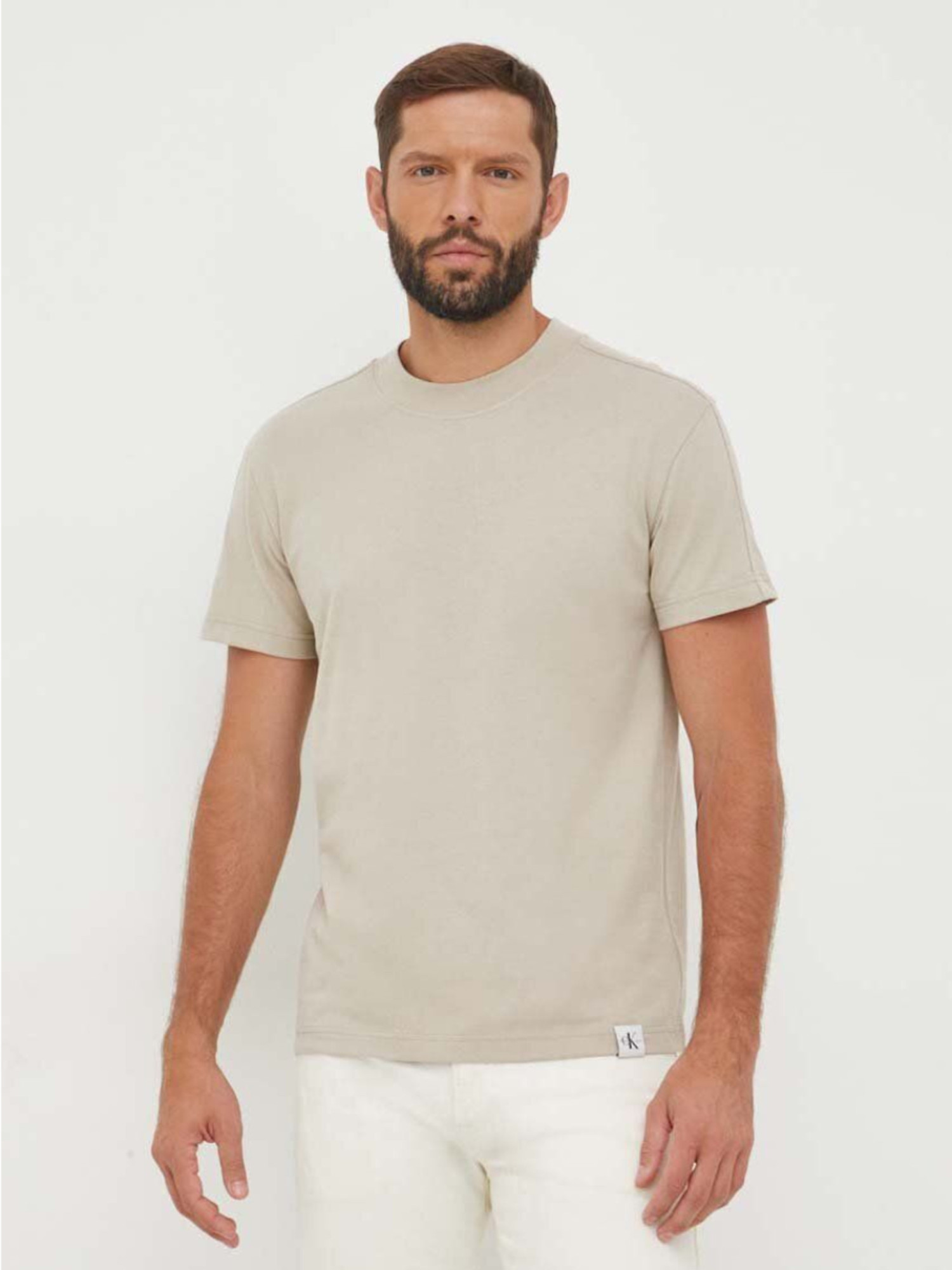 detail Calvin Klein pánské béžové tričko