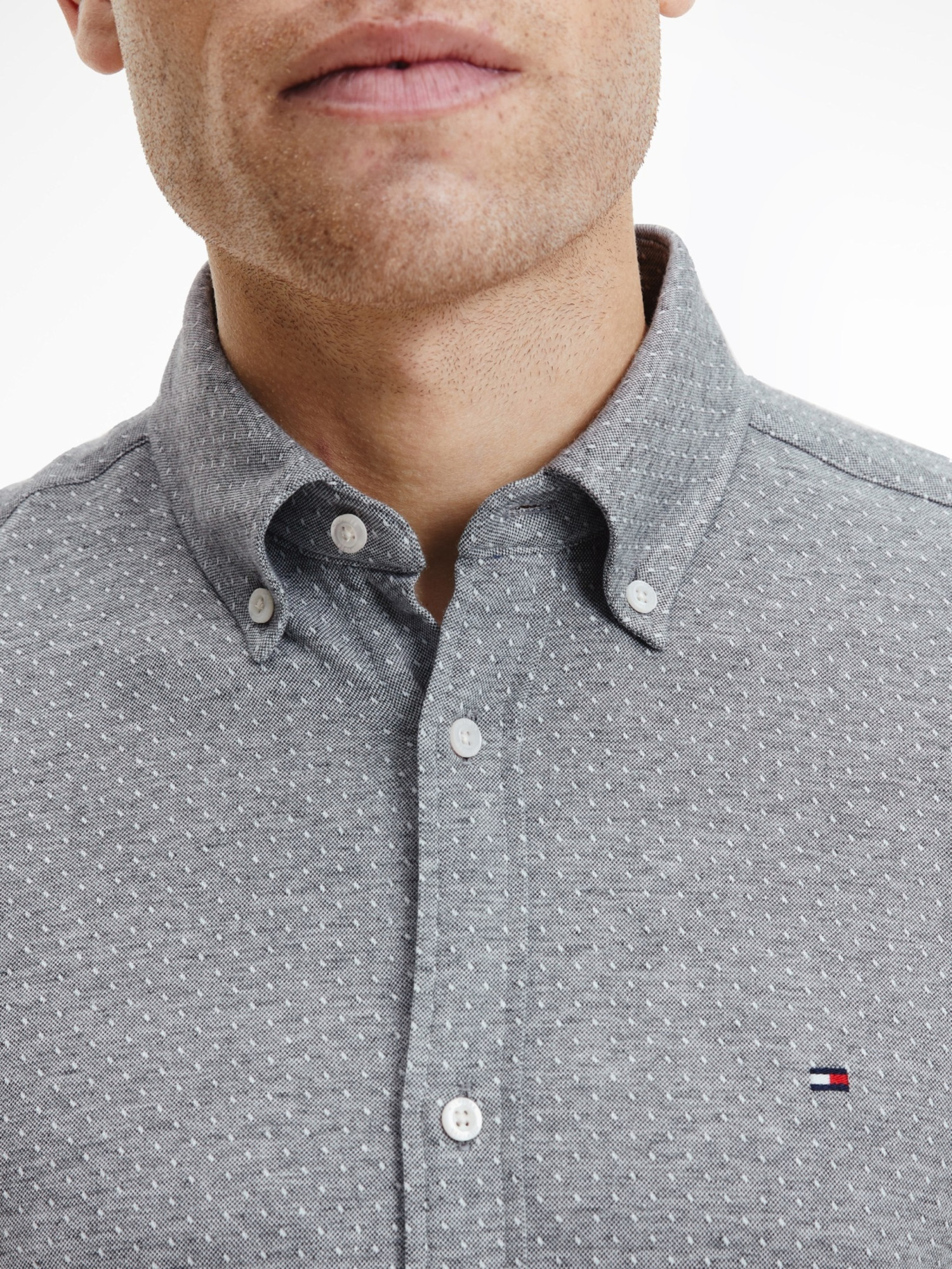 detail Tommy Hilfiger pánska šedá košeľa Dobby