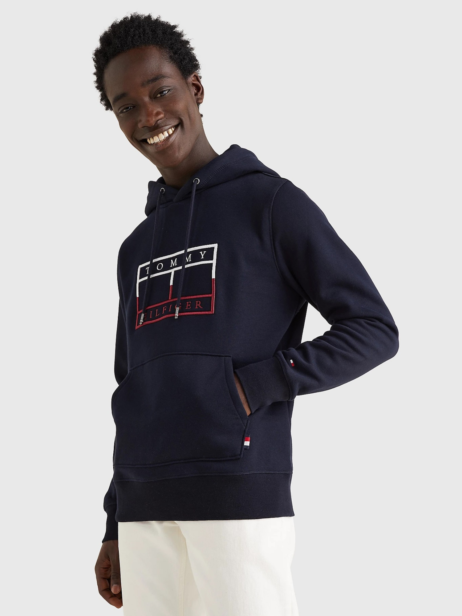 detail Pánska tmavomodrá mikina Flag od Tommy Hilfiger.