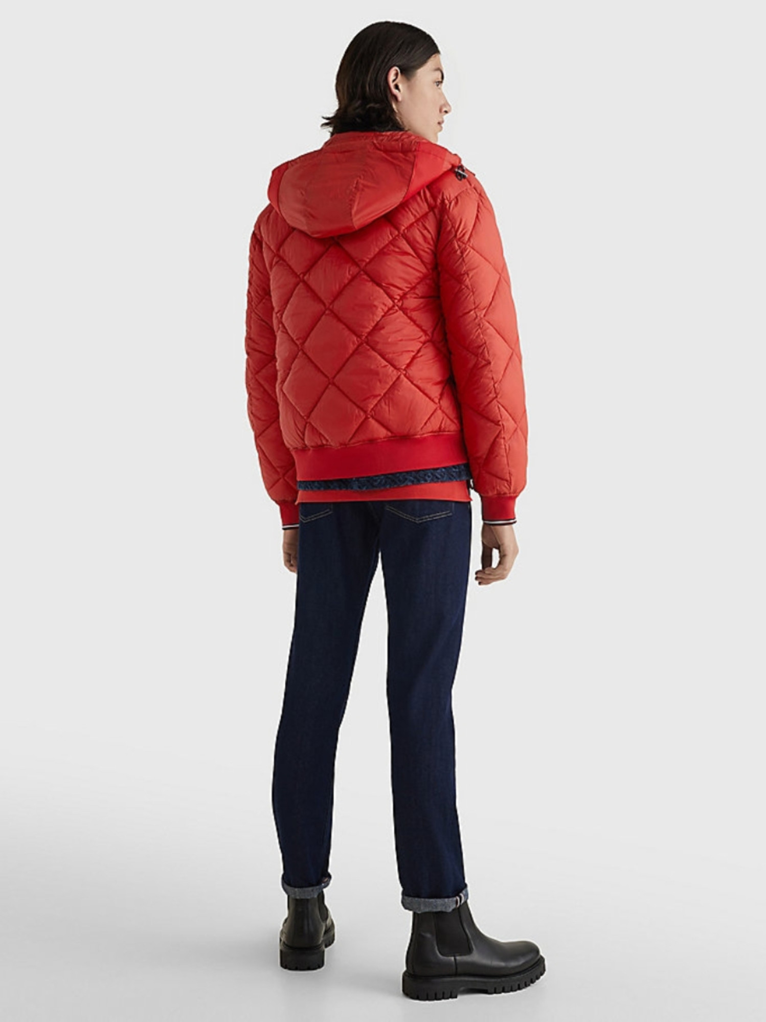 detail Tommy Hilfiger pánska červená bunda