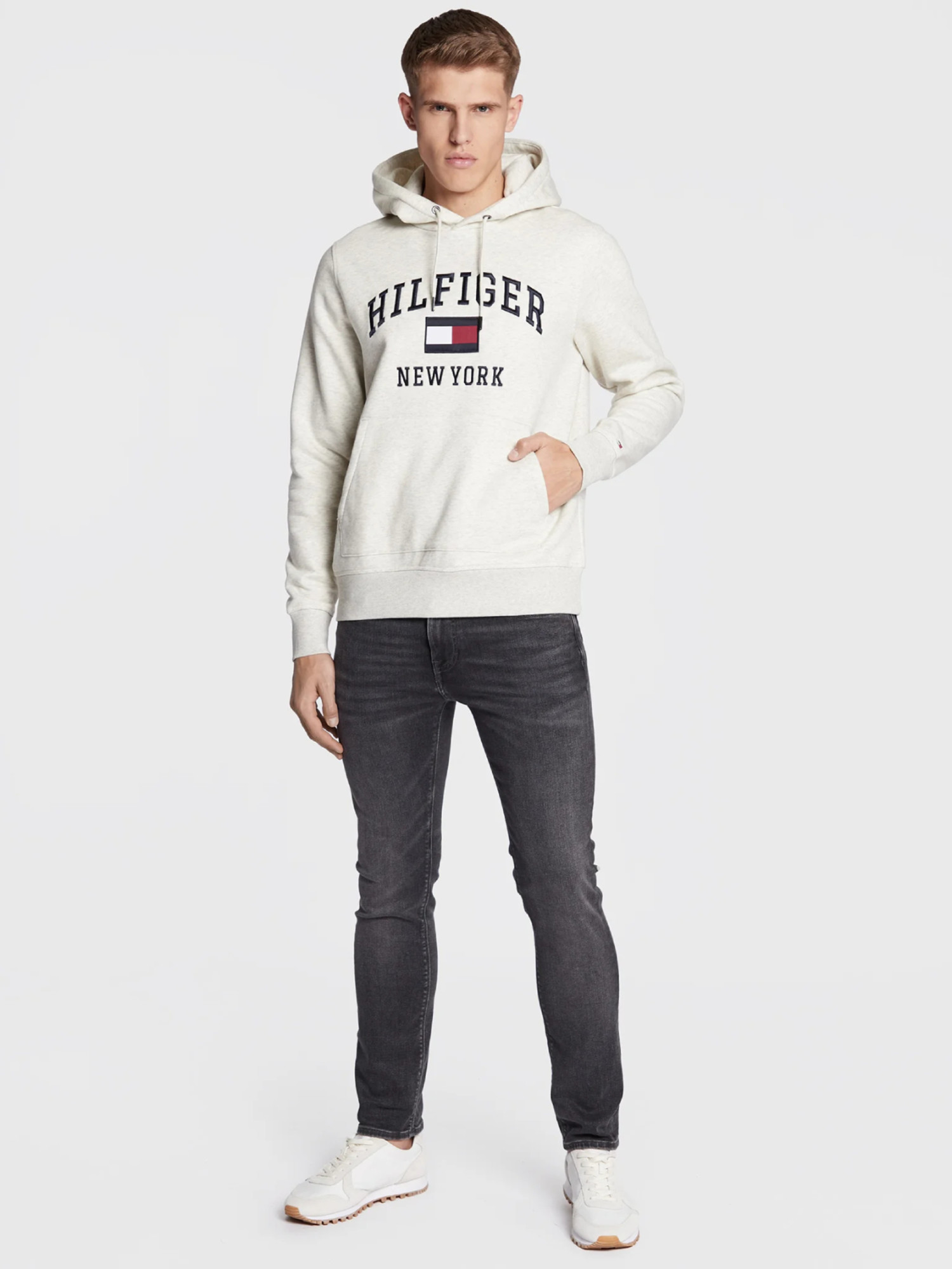 detail Tommy Hilfiger pánska béžová mikina