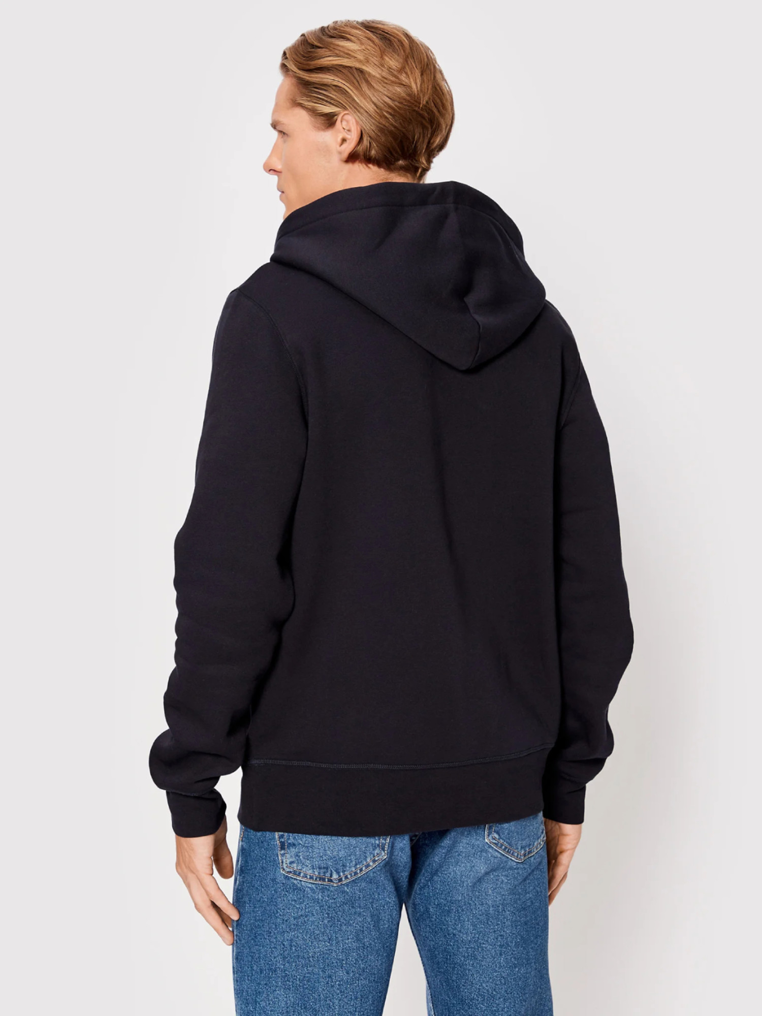 detail Tommy Hilfiger pánska tmavomodrá mikina