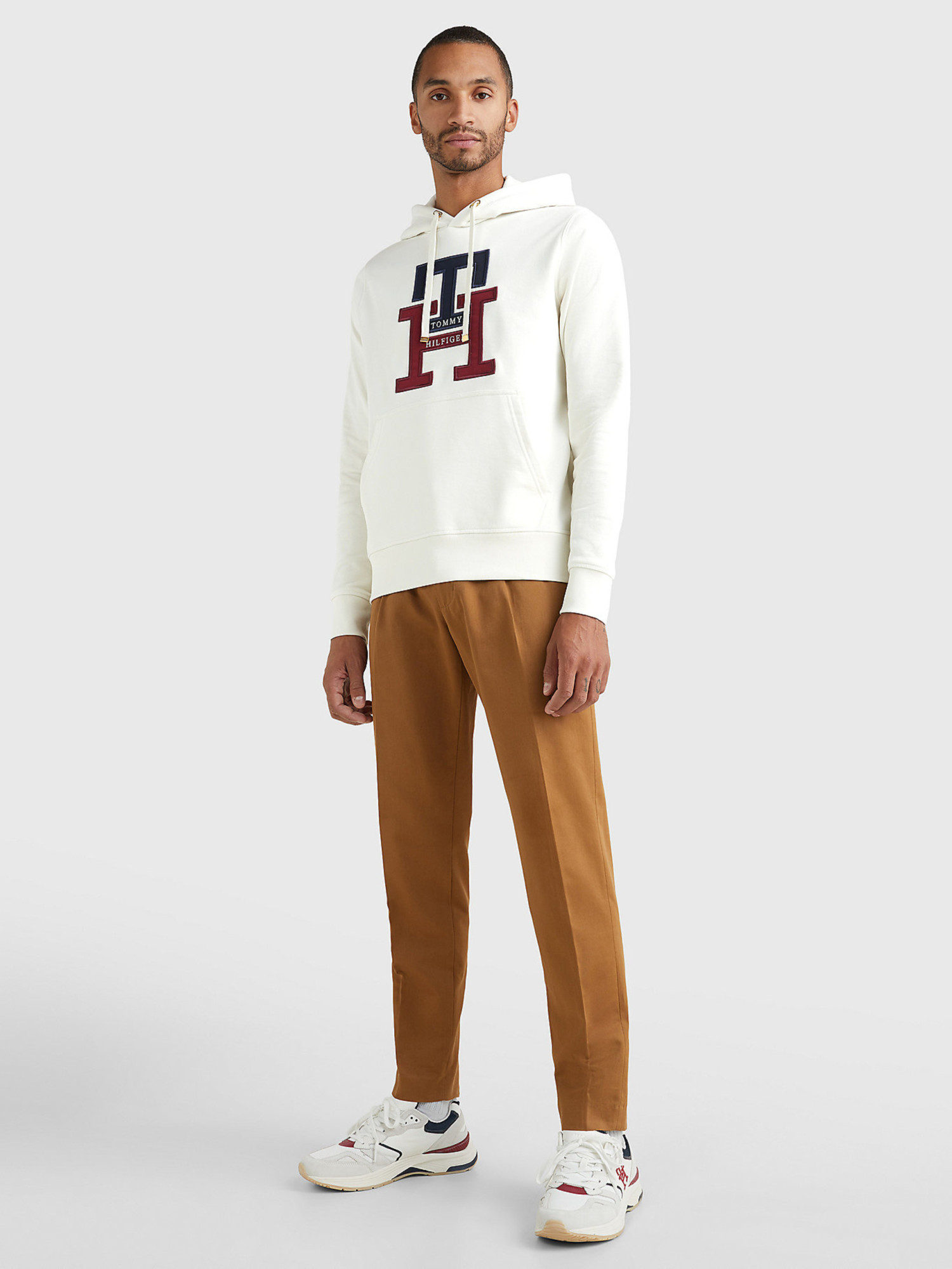 detail Tommy Hilfiger pánska biela mikina