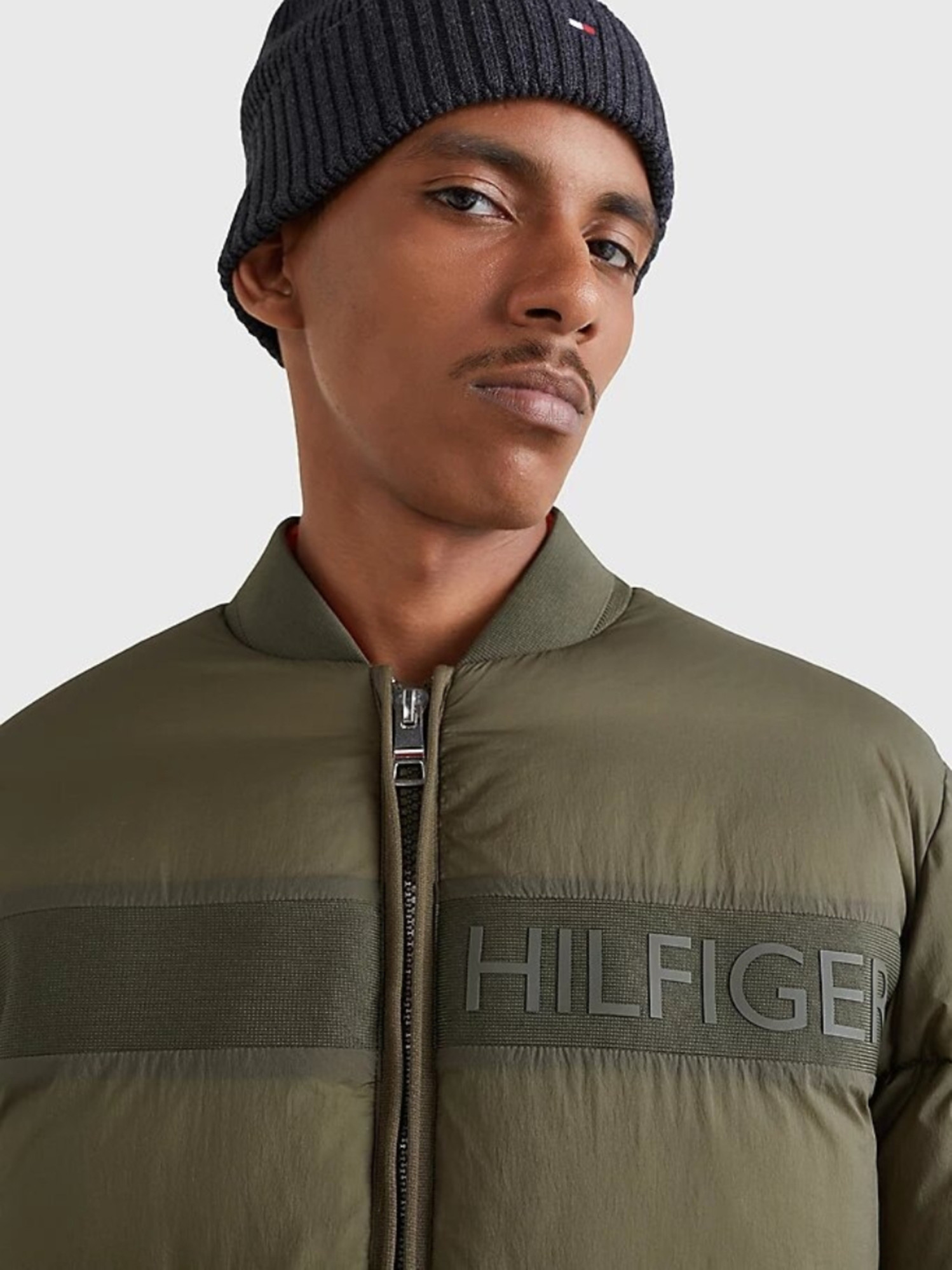 detail Tommy Hilfiger pánsky zimný bomber