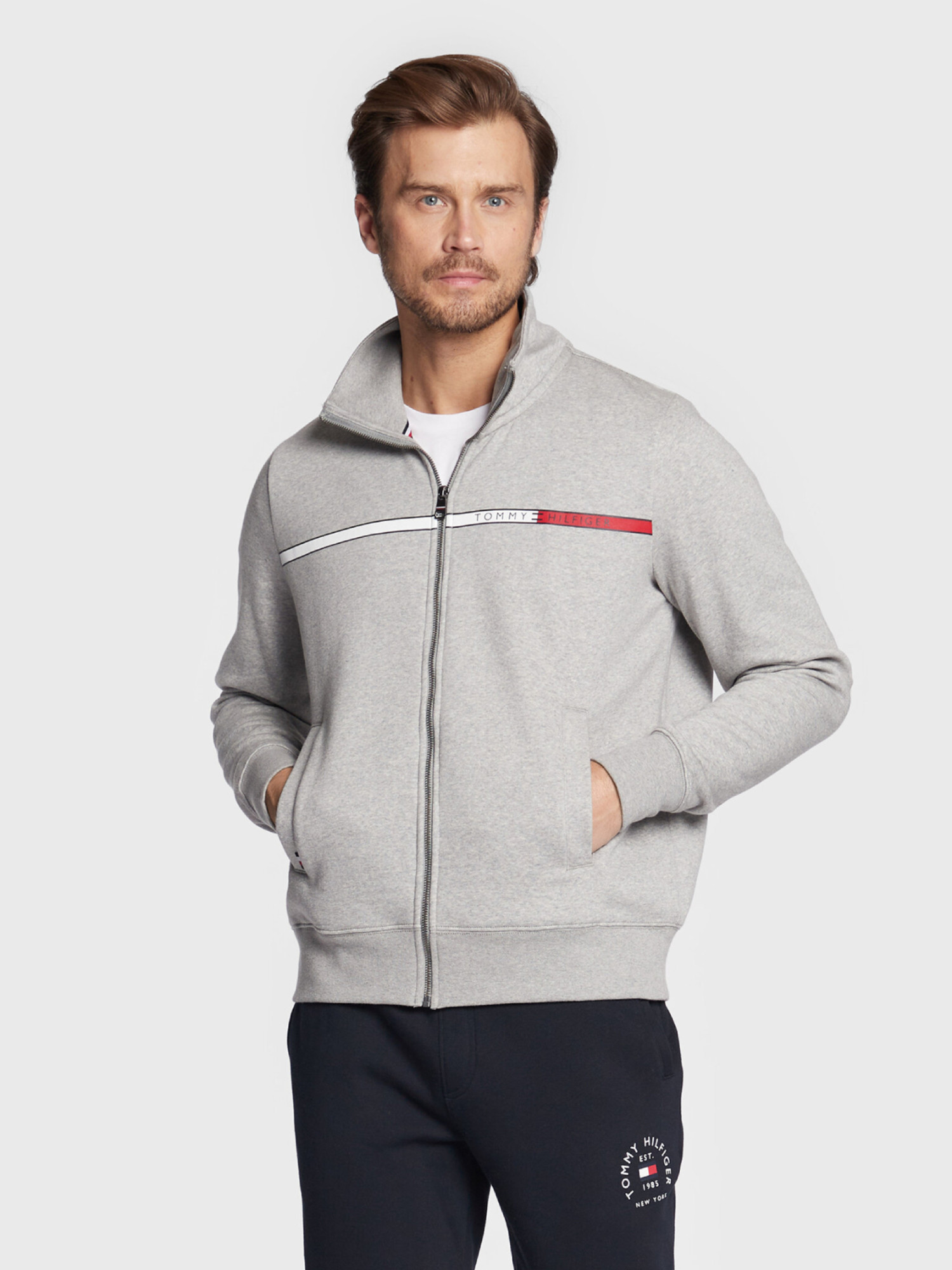detail Tommy Hilfiger pánska šedá mikina
