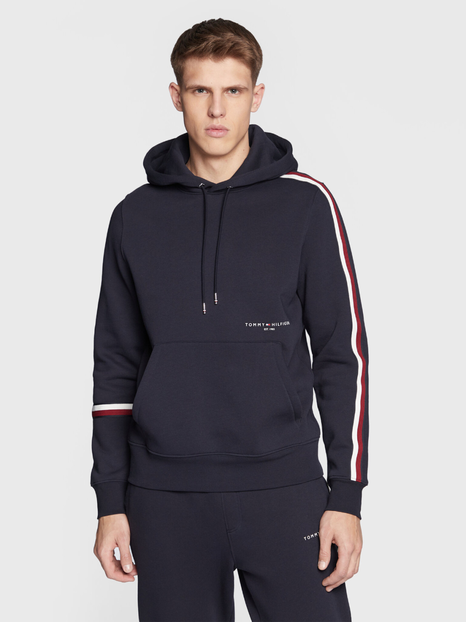 detail Tommy Hilfiger pánska tmavo modrá mikina