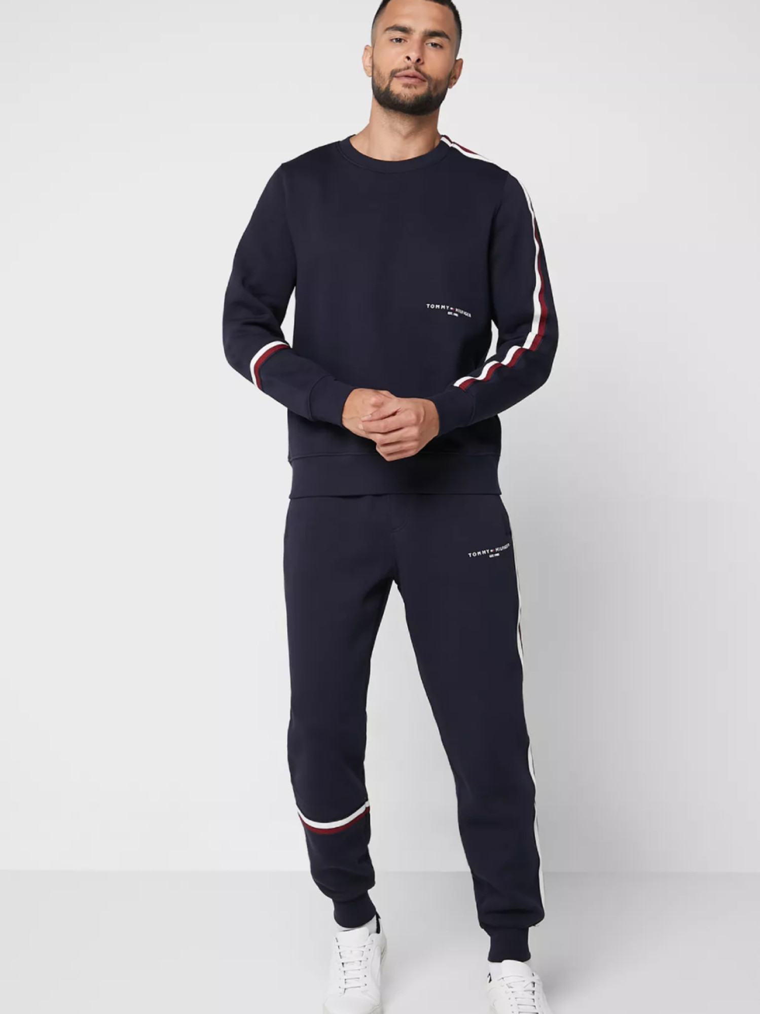 detail Tommy Hilfiger pánska tmavo modrá mikina