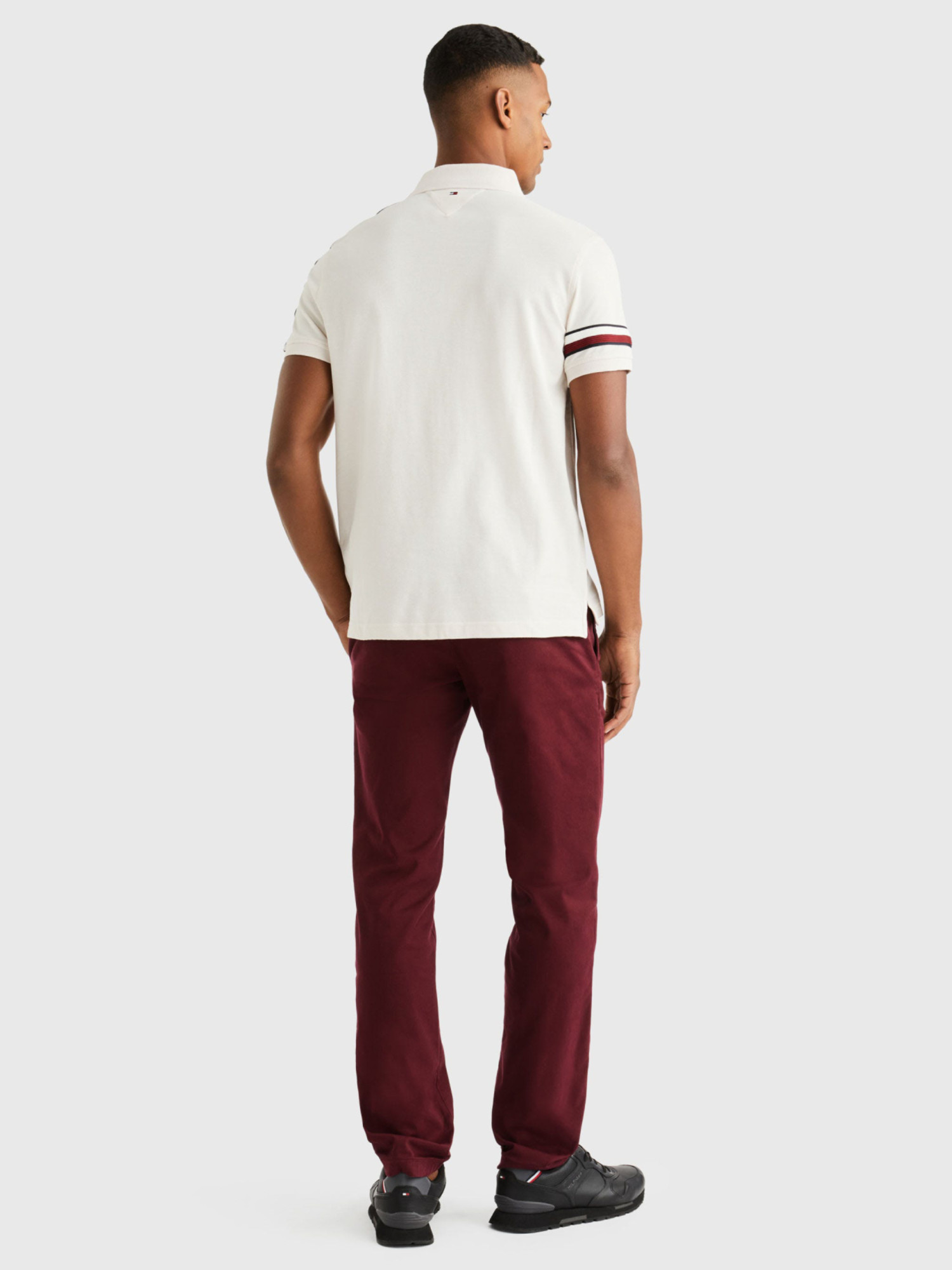 detail Tommy Hilfiger pánske krémové polotričko