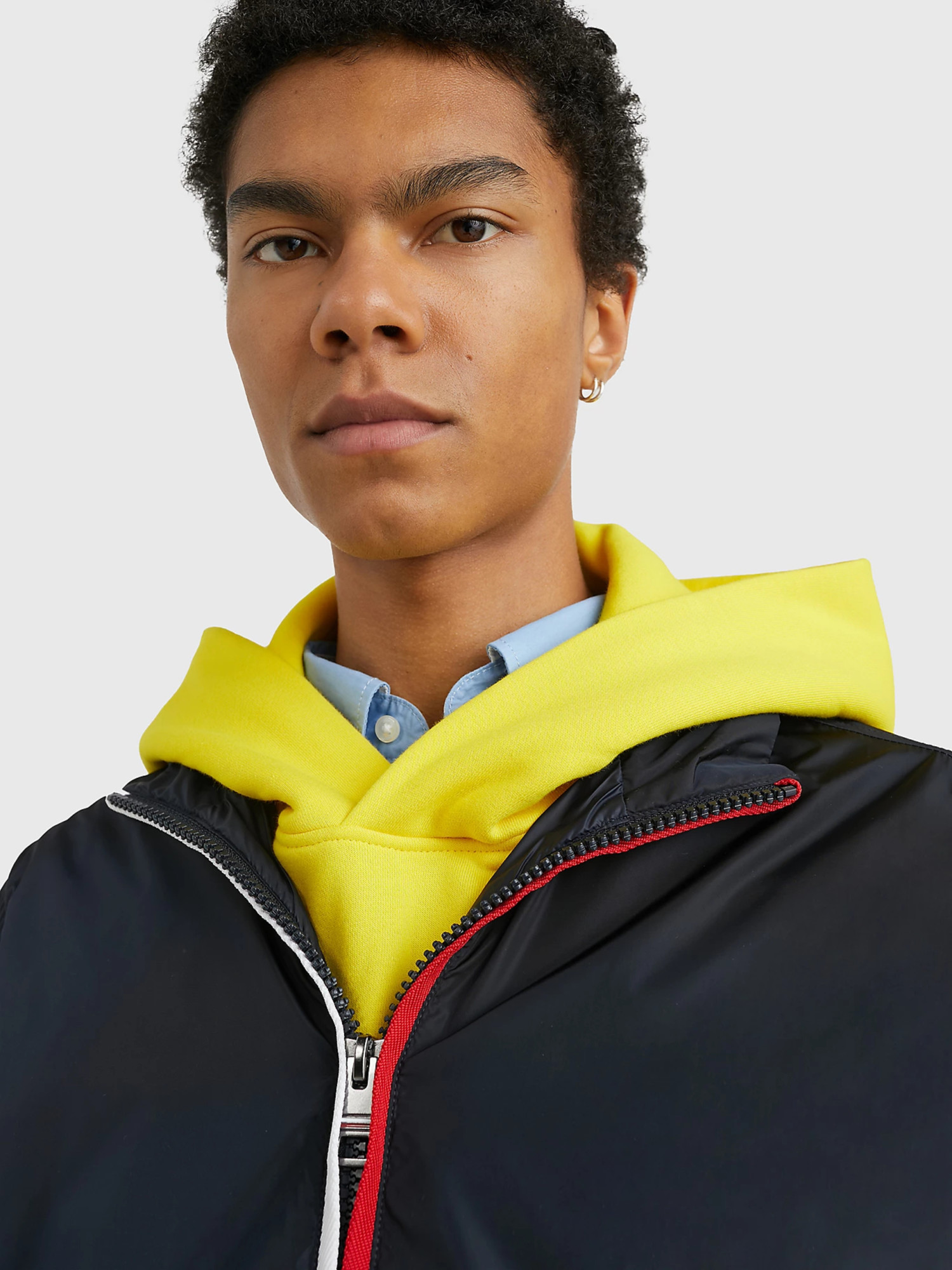 detail Tommy Hilfiger pánska jarná bunda