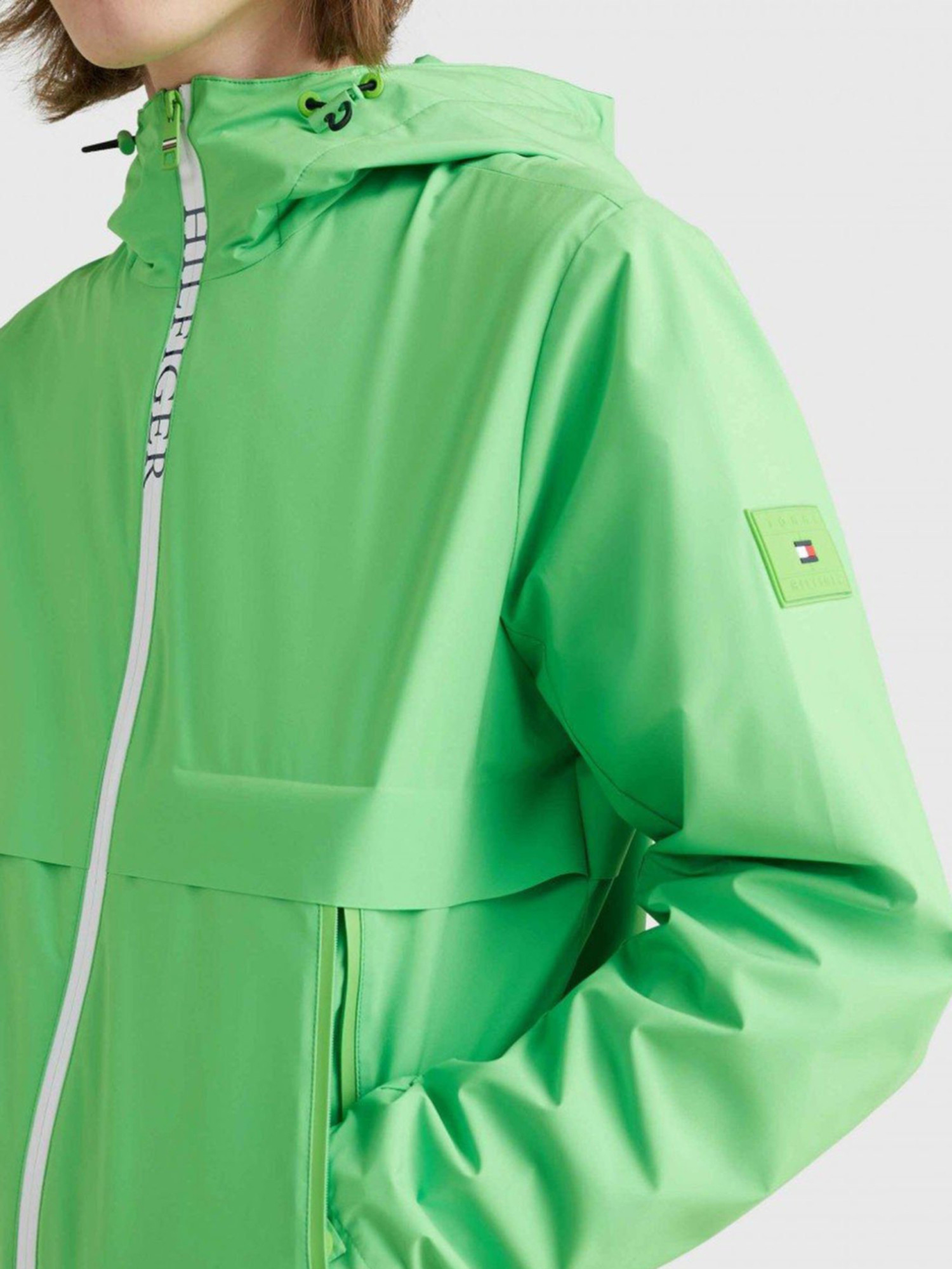 detail Tommy Hilfiger pánska zelená bunda