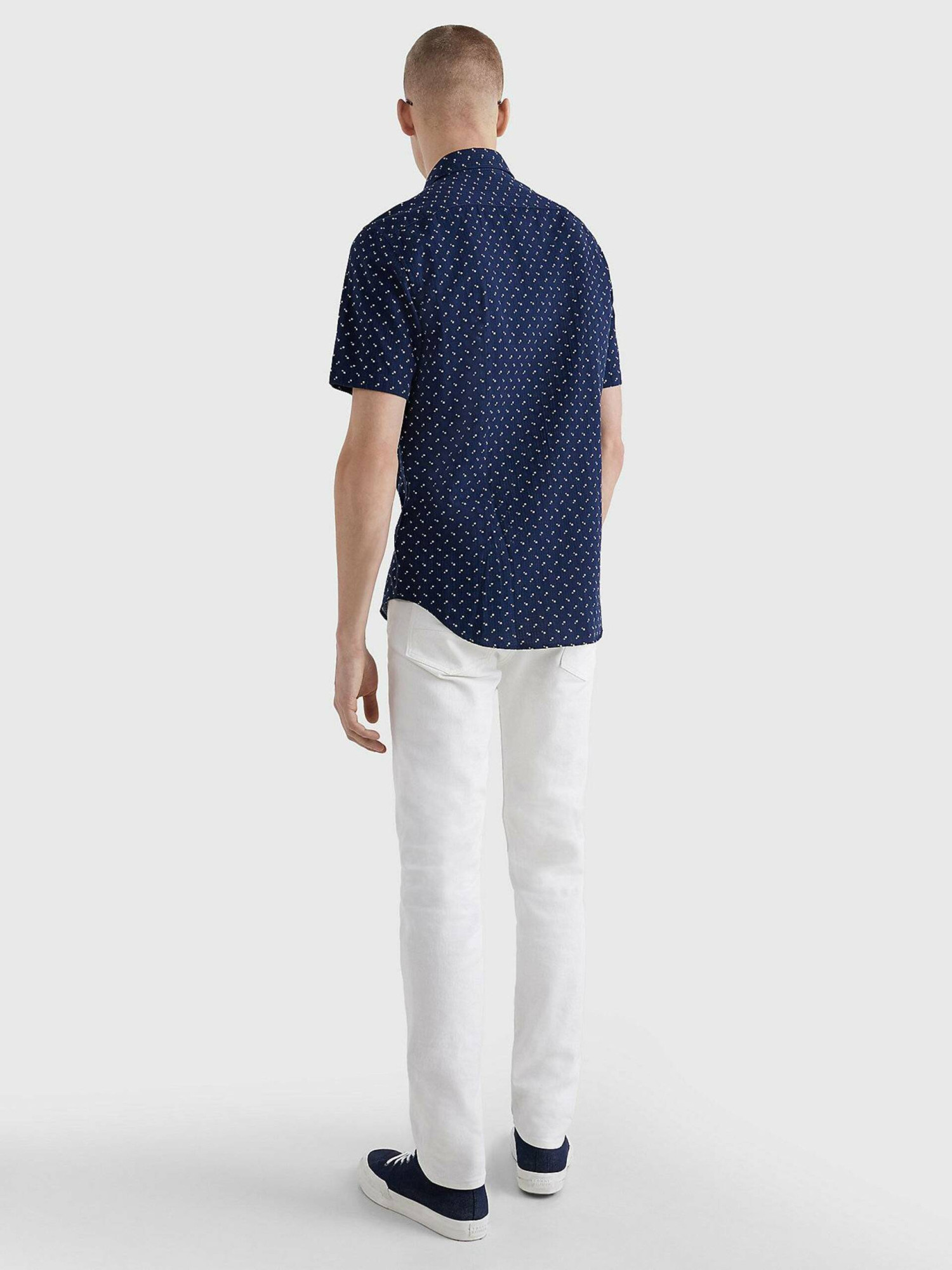 detail Tommy Hilfiger pánska modrá košeľa s krátkym rukávom Print