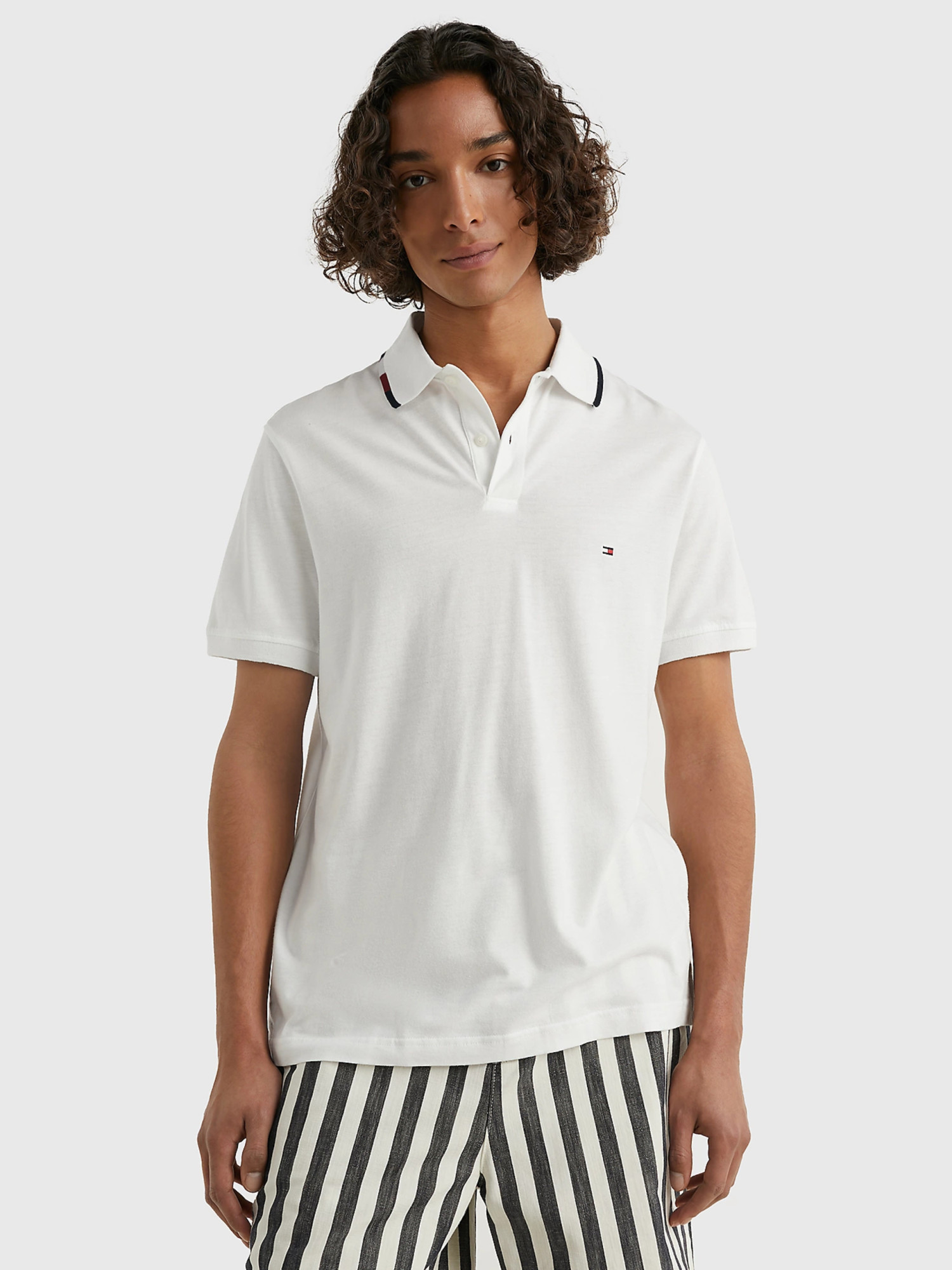 detail Tommy Hilfiger pánske biele polo tričko